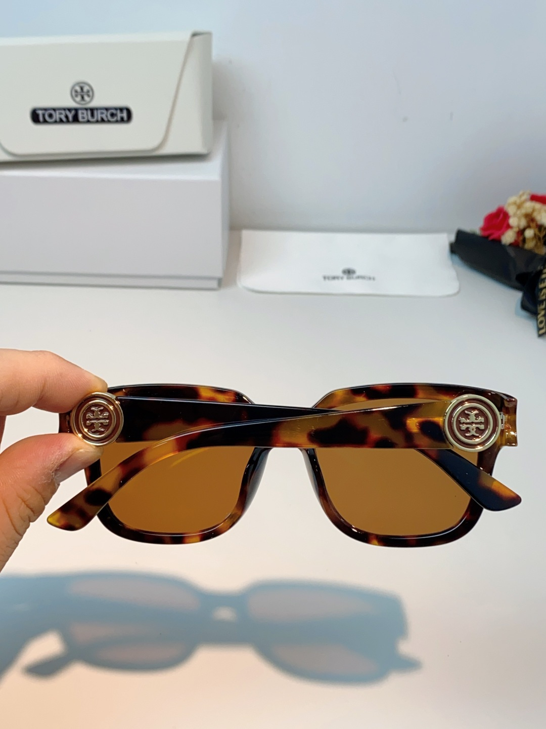 Tory Burch托里伯奇 2026新款遮阳镜精致设计粗腿大框春季新款太阳镜女士墨镜