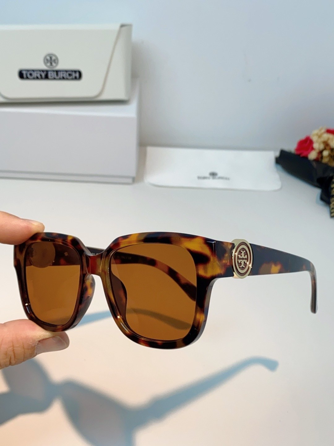 Tory Burch托里伯奇 2026新款遮阳镜精致设计粗腿大框春季新款太阳镜女士墨镜