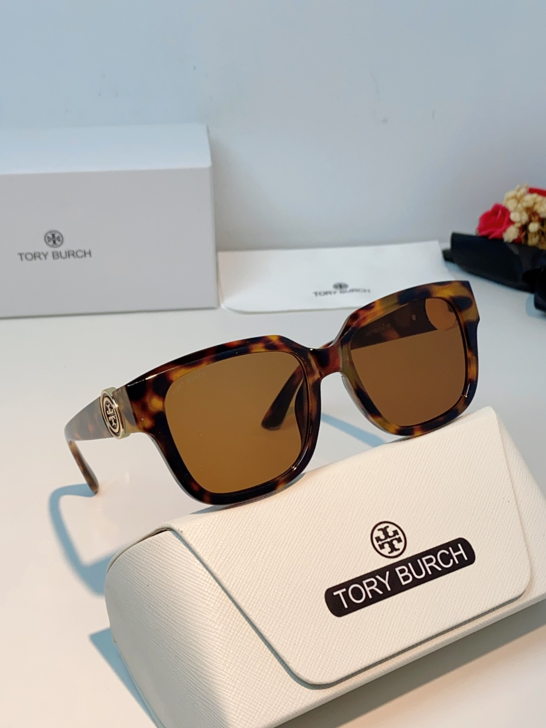 Tory Burch托里伯奇 2026新款遮阳镜精致设计粗腿大框春季新款太阳镜女士墨镜