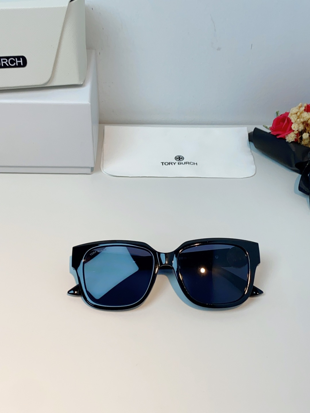 Tory Burch托里伯奇 2026新款遮阳镜精致设计粗腿大框春季新款太阳镜女士墨镜