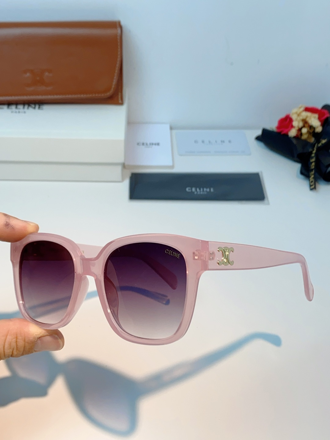Celine赛琳 法式凯旋墨镜女高级感最新款复古猫眼小红书同款太阳镜爆款 男女通用 CL40222