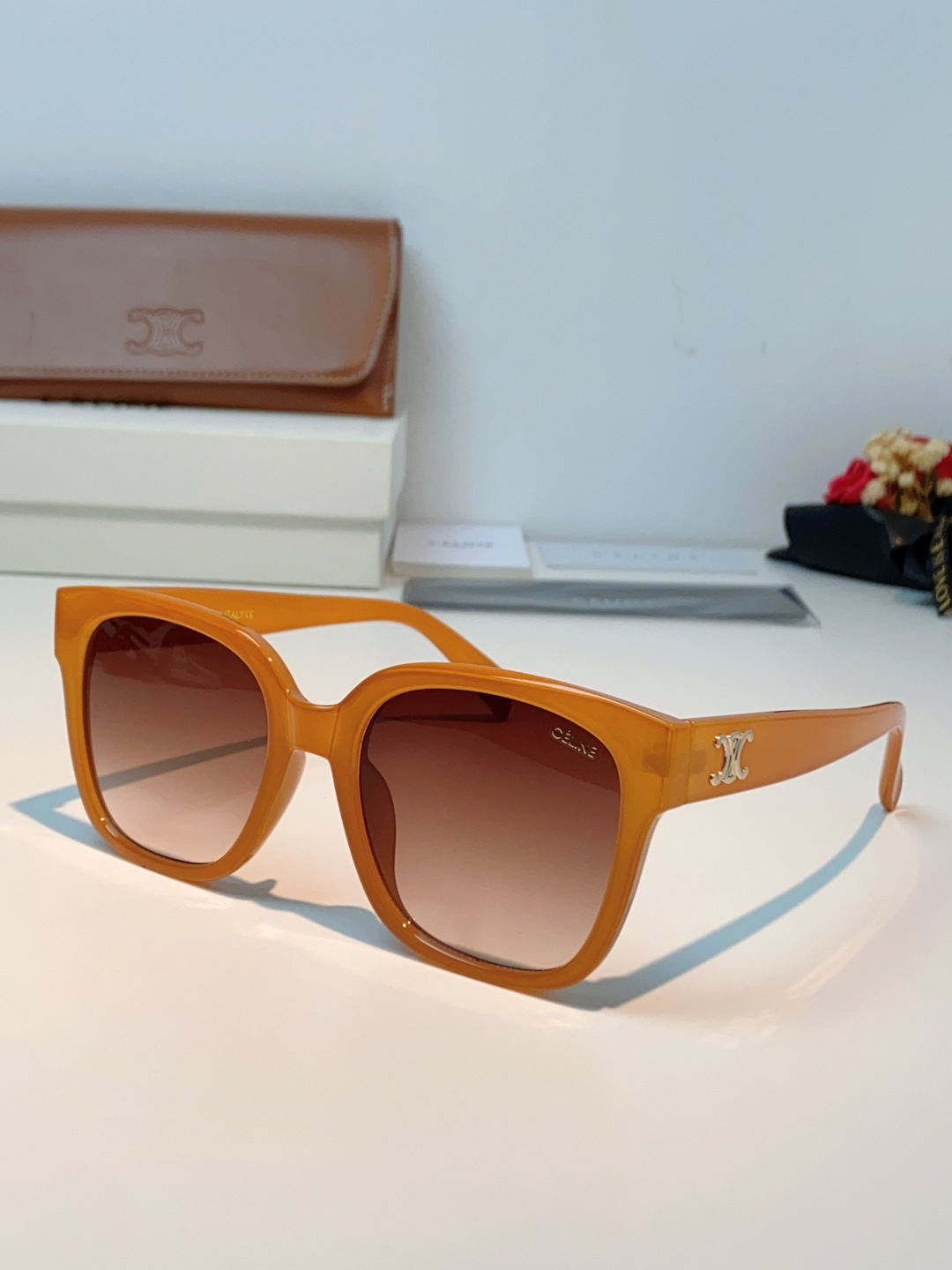 Celine赛琳 法式凯旋墨镜女高级感最新款复古猫眼小红书同款太阳镜爆款 男女通用 CL40222