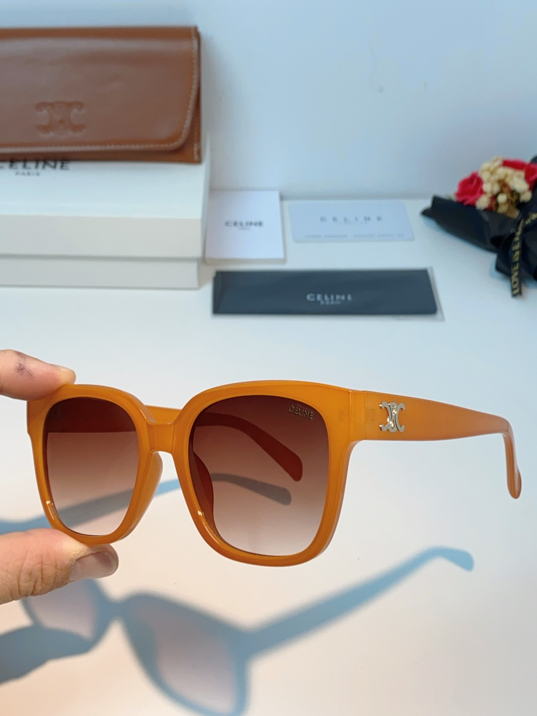 Celine赛琳 法式凯旋墨镜女高级感最新款复古猫眼小红书同款太阳镜爆款 男女通用 CL40222