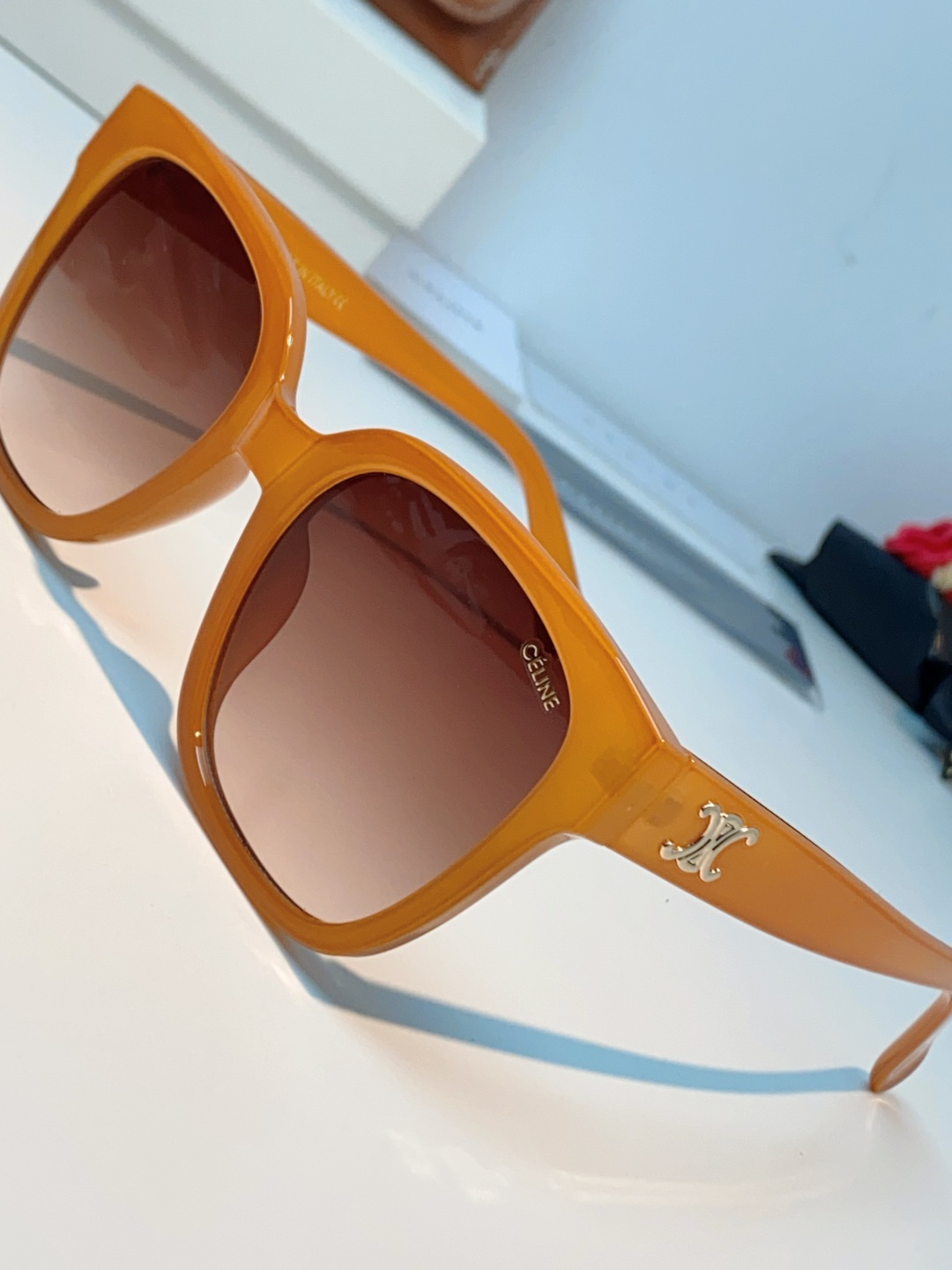 Celine赛琳 法式凯旋墨镜女高级感最新款复古猫眼小红书同款太阳镜爆款 男女通用 CL40222