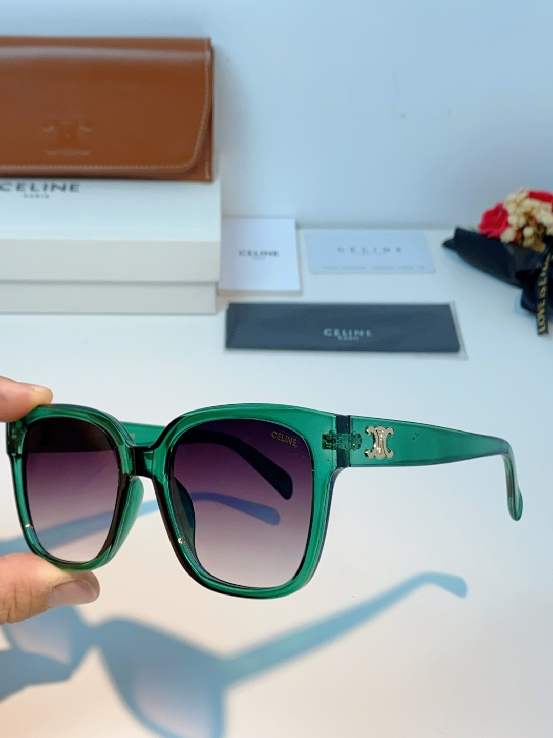 Celine赛琳 法式凯旋墨镜女高级感最新款复古猫眼小红书同款太阳镜爆款 男女通用 CL40222