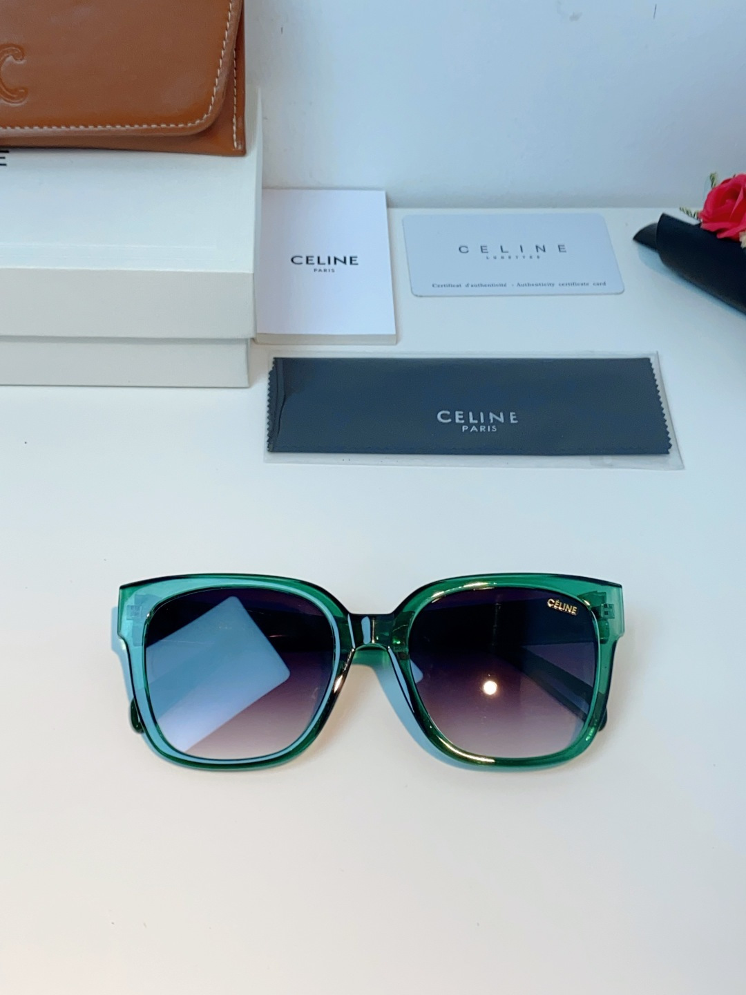 Celine赛琳 法式凯旋墨镜女高级感最新款复古猫眼小红书同款太阳镜爆款 男女通用 CL40222