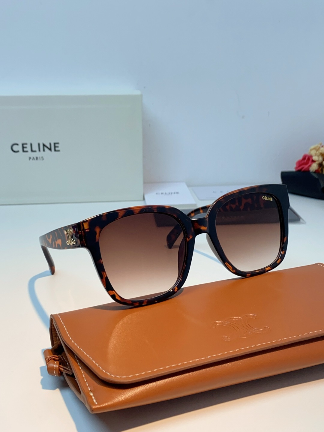 Celine赛琳 法式凯旋墨镜女高级感最新款复古猫眼小红书同款太阳镜爆款 男女通用 CL40222