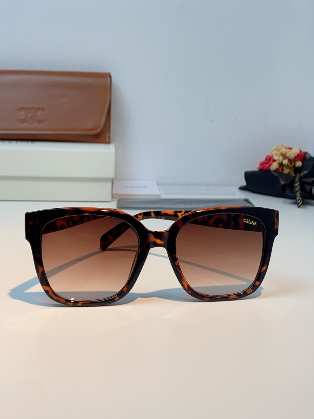 Celine赛琳 法式凯旋墨镜女高级感最新款复古猫眼小红书同款太阳镜爆款 男女通用 CL40222