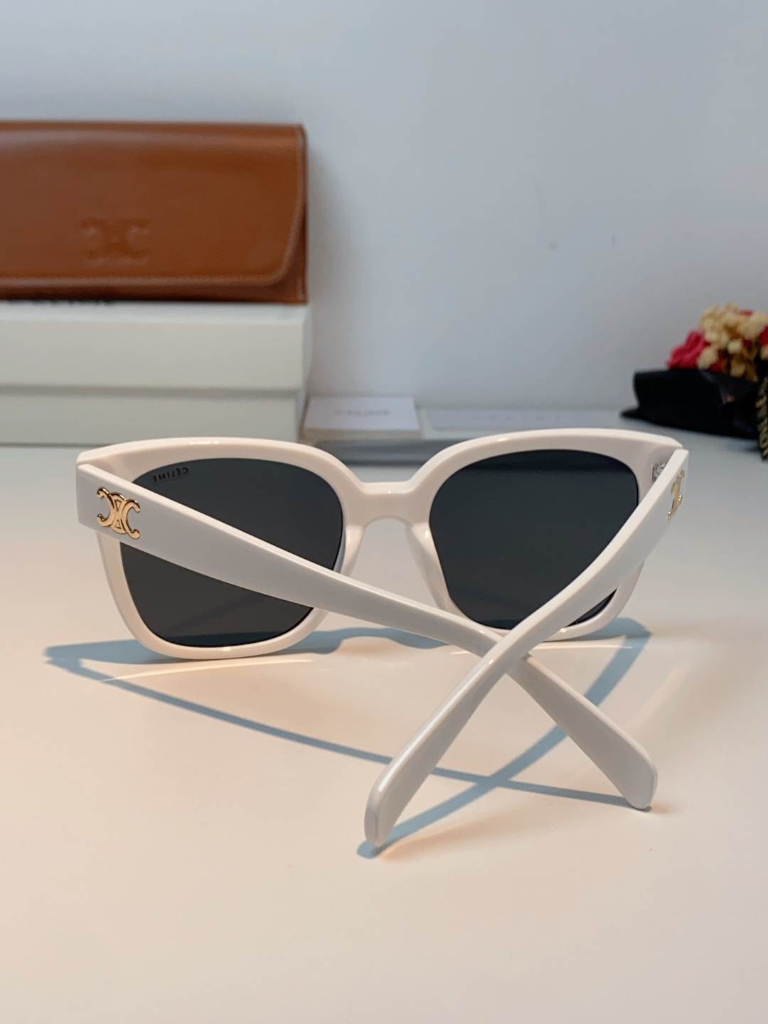 Celine赛琳 法式凯旋墨镜女高级感最新款复古猫眼小红书同款太阳镜爆款 男女通用 CL40222