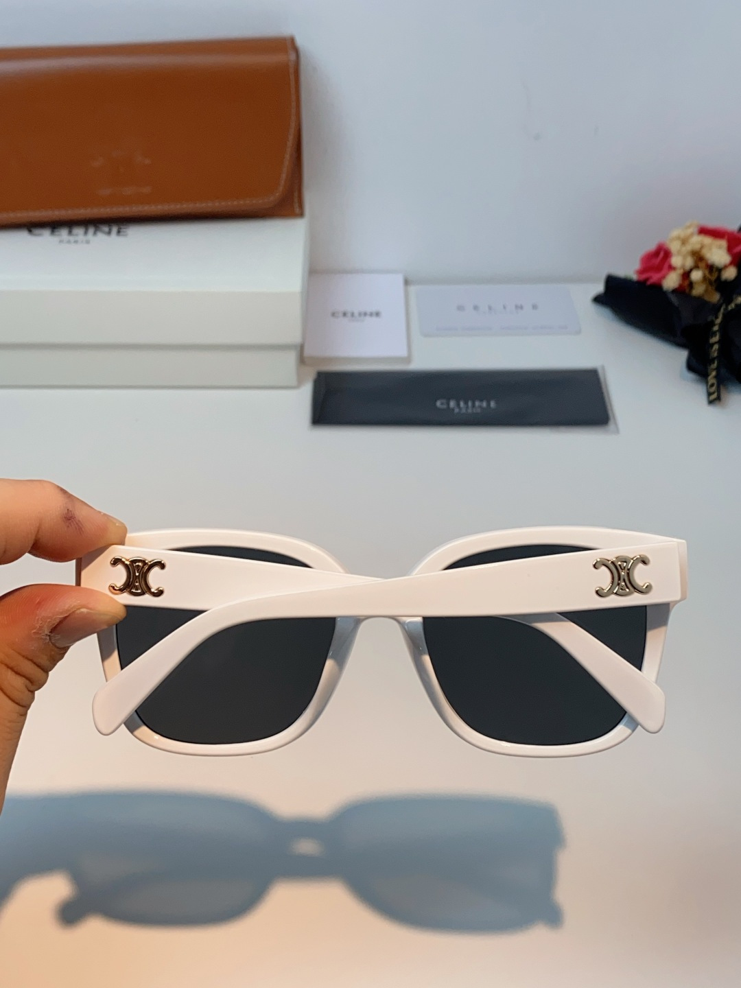 Celine赛琳 法式凯旋墨镜女高级感最新款复古猫眼小红书同款太阳镜爆款 男女通用 CL40222