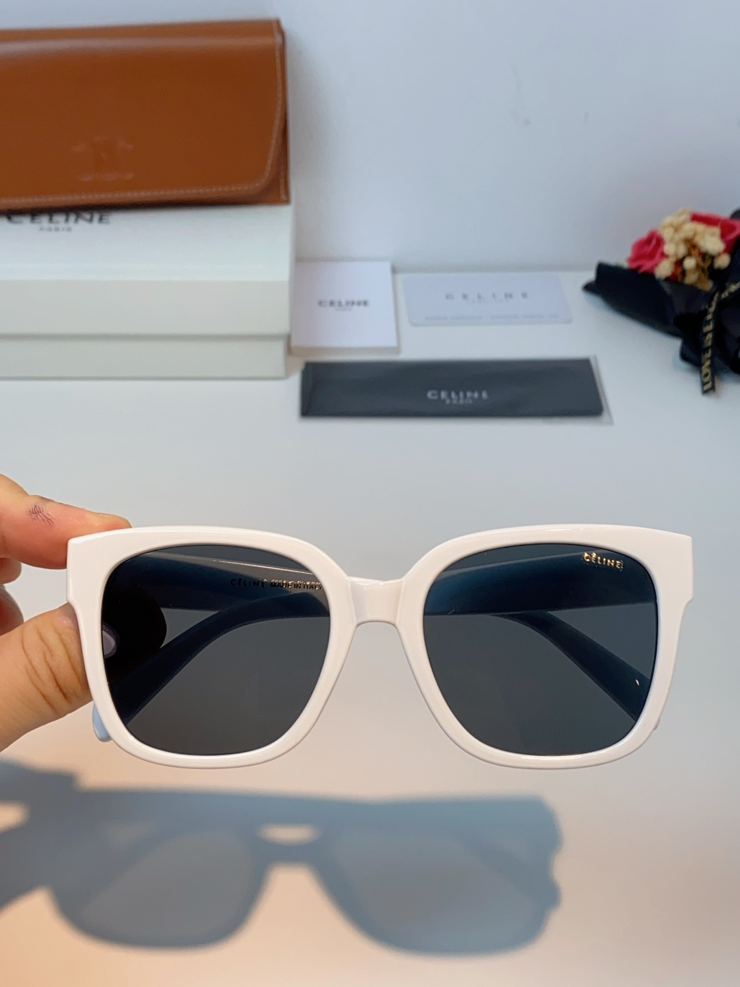 Celine赛琳 法式凯旋墨镜女高级感最新款复古猫眼小红书同款太阳镜爆款 男女通用 CL40222