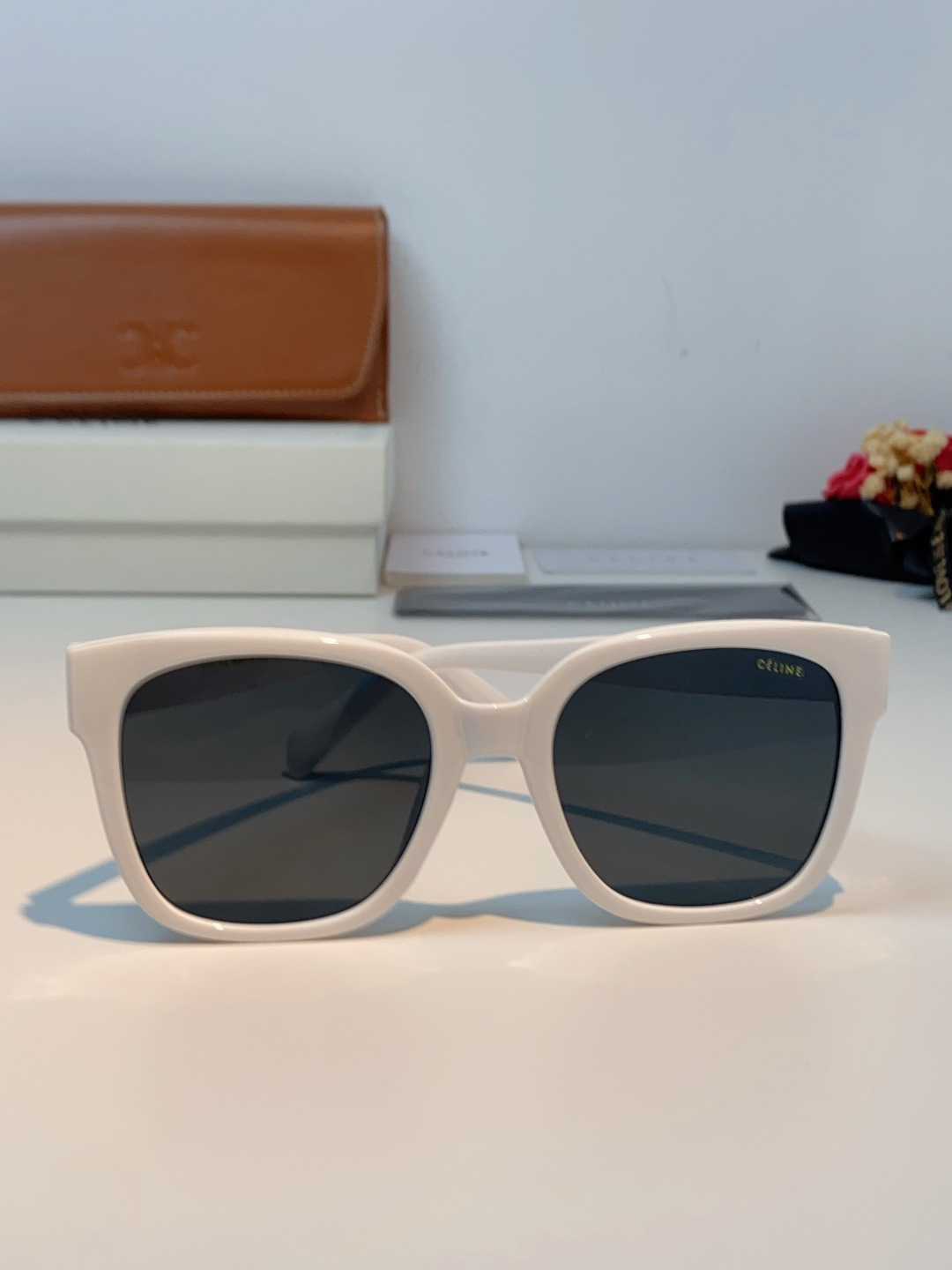 Celine赛琳 法式凯旋墨镜女高级感最新款复古猫眼小红书同款太阳镜爆款 男女通用 CL40222