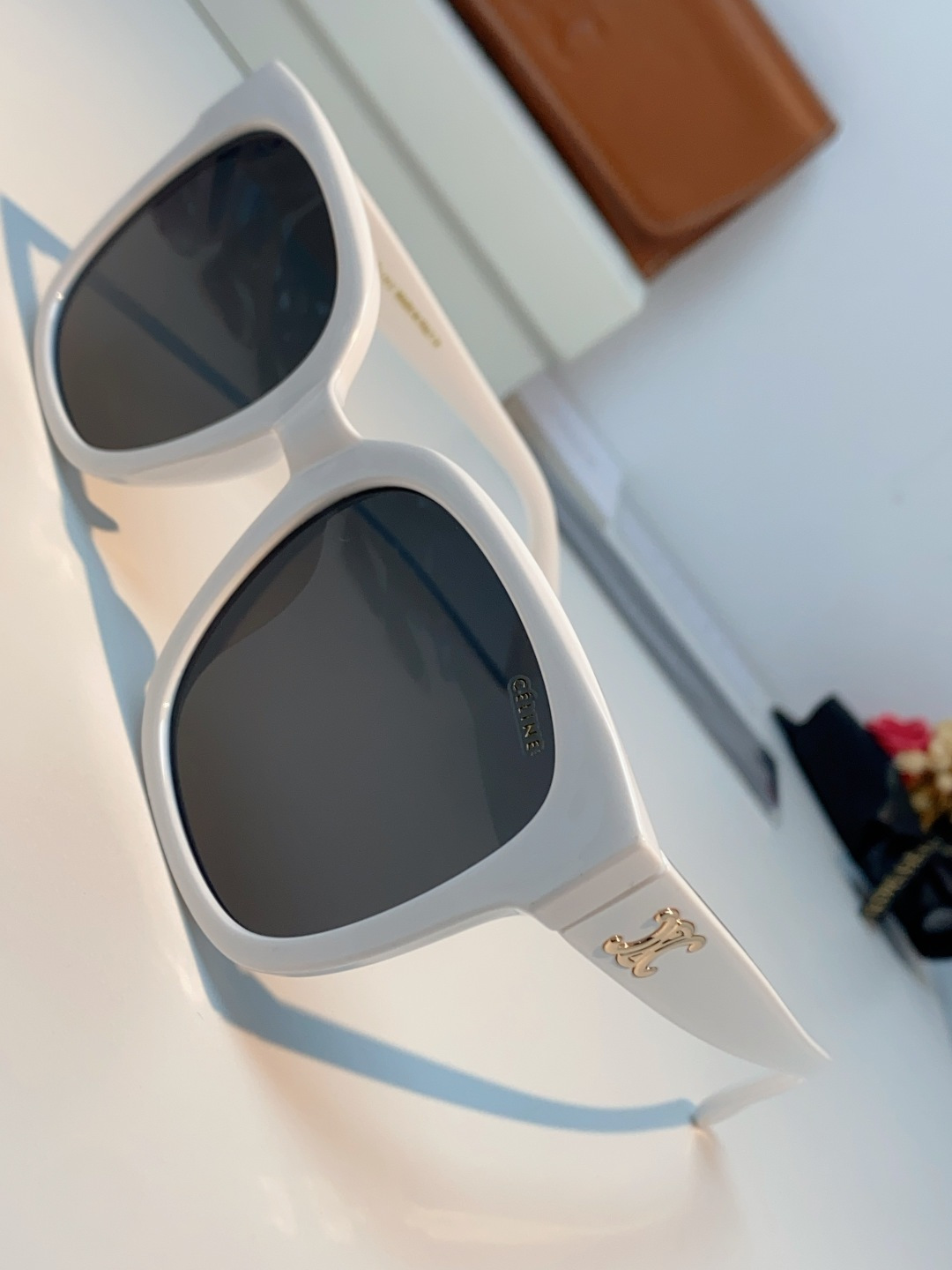 Celine赛琳 法式凯旋墨镜女高级感最新款复古猫眼小红书同款太阳镜爆款 男女通用 CL40222