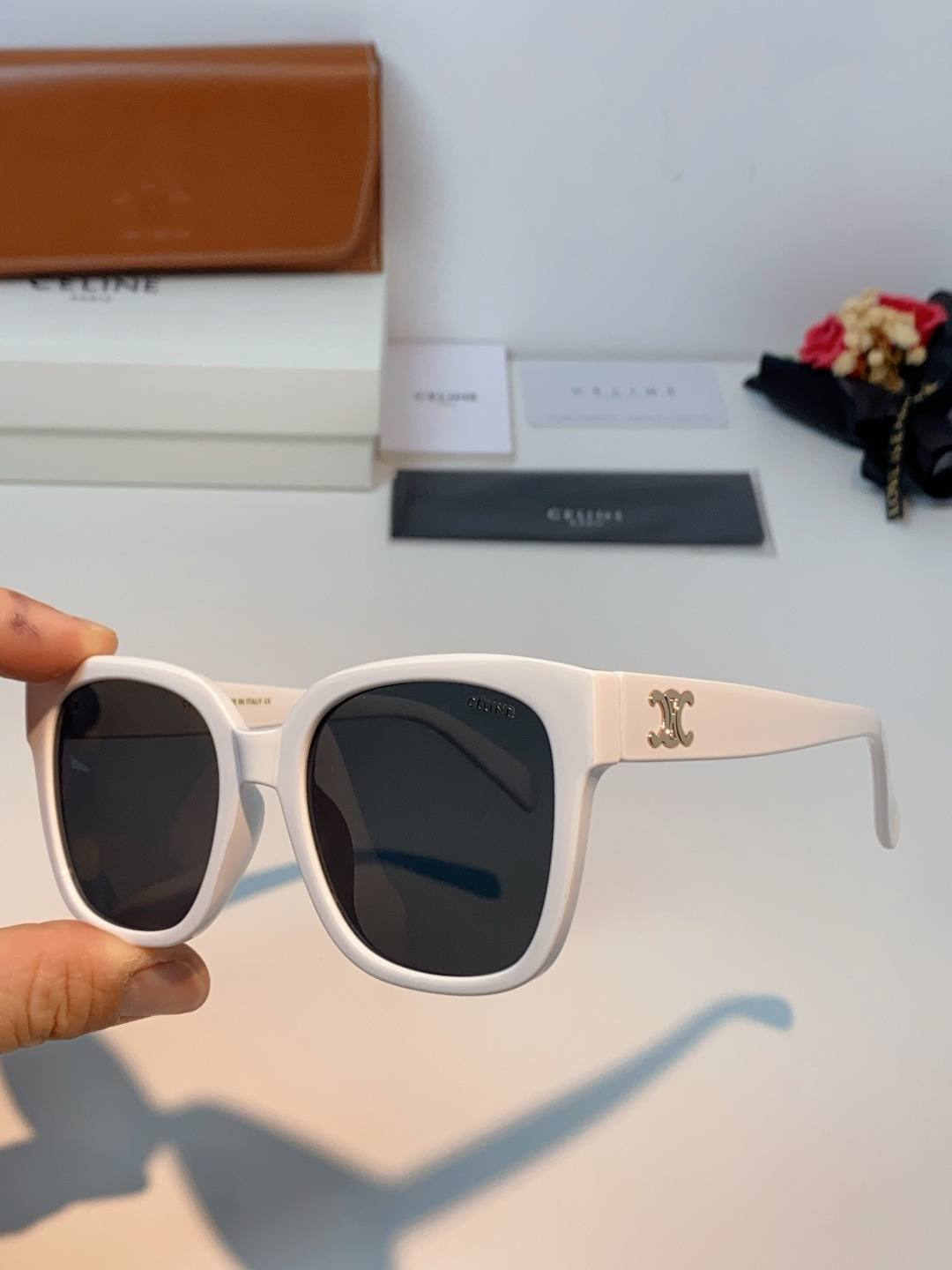 Celine赛琳 法式凯旋墨镜女高级感最新款复古猫眼小红书同款太阳镜爆款 男女通用 CL40222