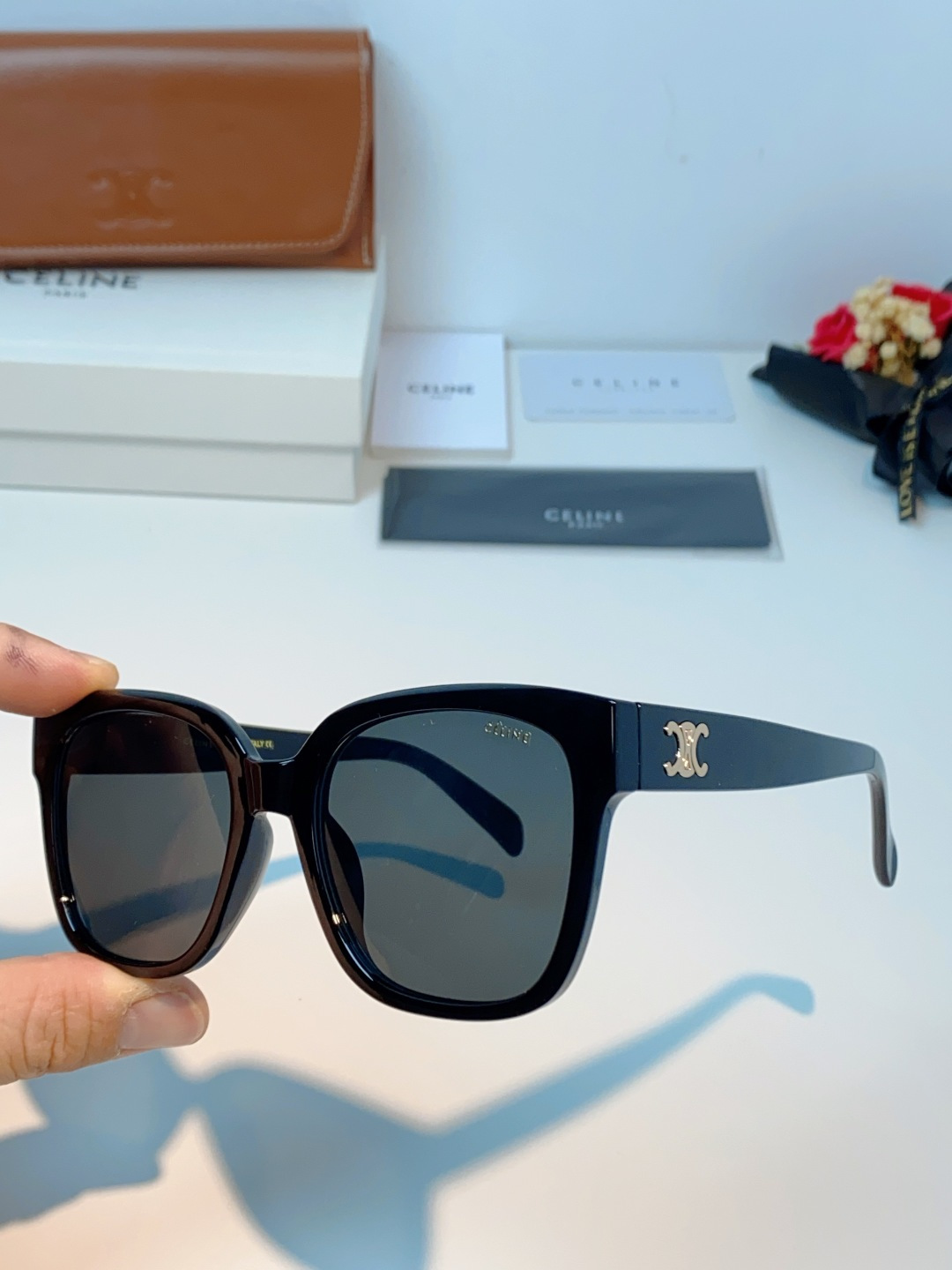Celine赛琳 法式凯旋墨镜女高级感最新款复古猫眼小红书同款太阳镜爆款 男女通用 CL40222