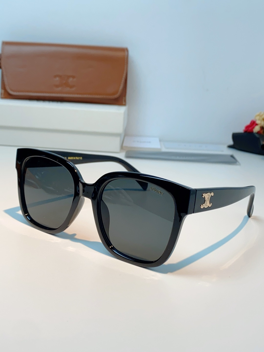 Celine赛琳 法式凯旋墨镜女高级感最新款复古猫眼小红书同款太阳镜爆款 男女通用 CL40222