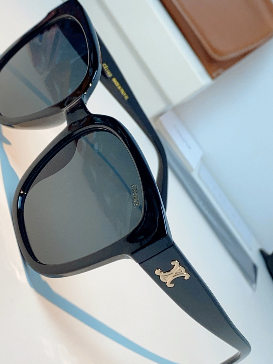 Celine赛琳 法式凯旋墨镜女高级感最新款复古猫眼小红书同款太阳镜爆款 男女通用 CL40222