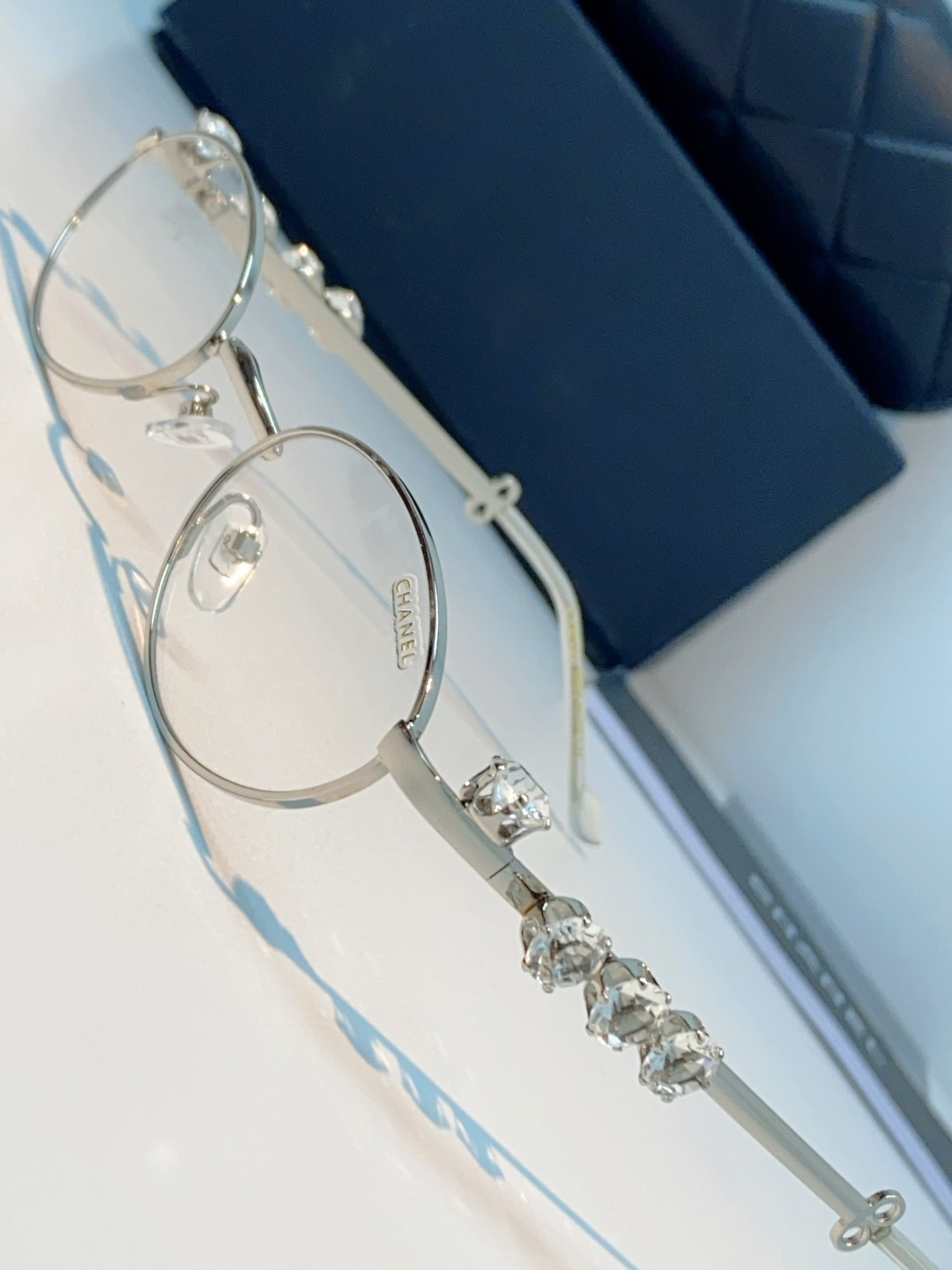 Chanel香奈儿 2026新款宝石系列复古小框椭圆形镶粉钻可配近视防蓝光有质感高级素颜