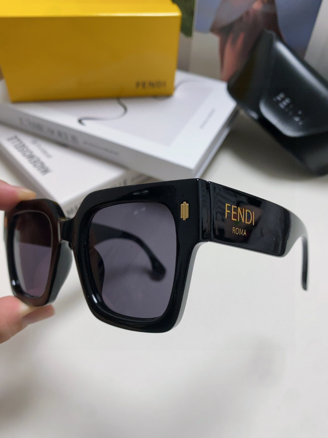 Fendi芬迪 2026最新款 墨镜太阳眼镜字母圆脸方型防紫外线方框男女通用