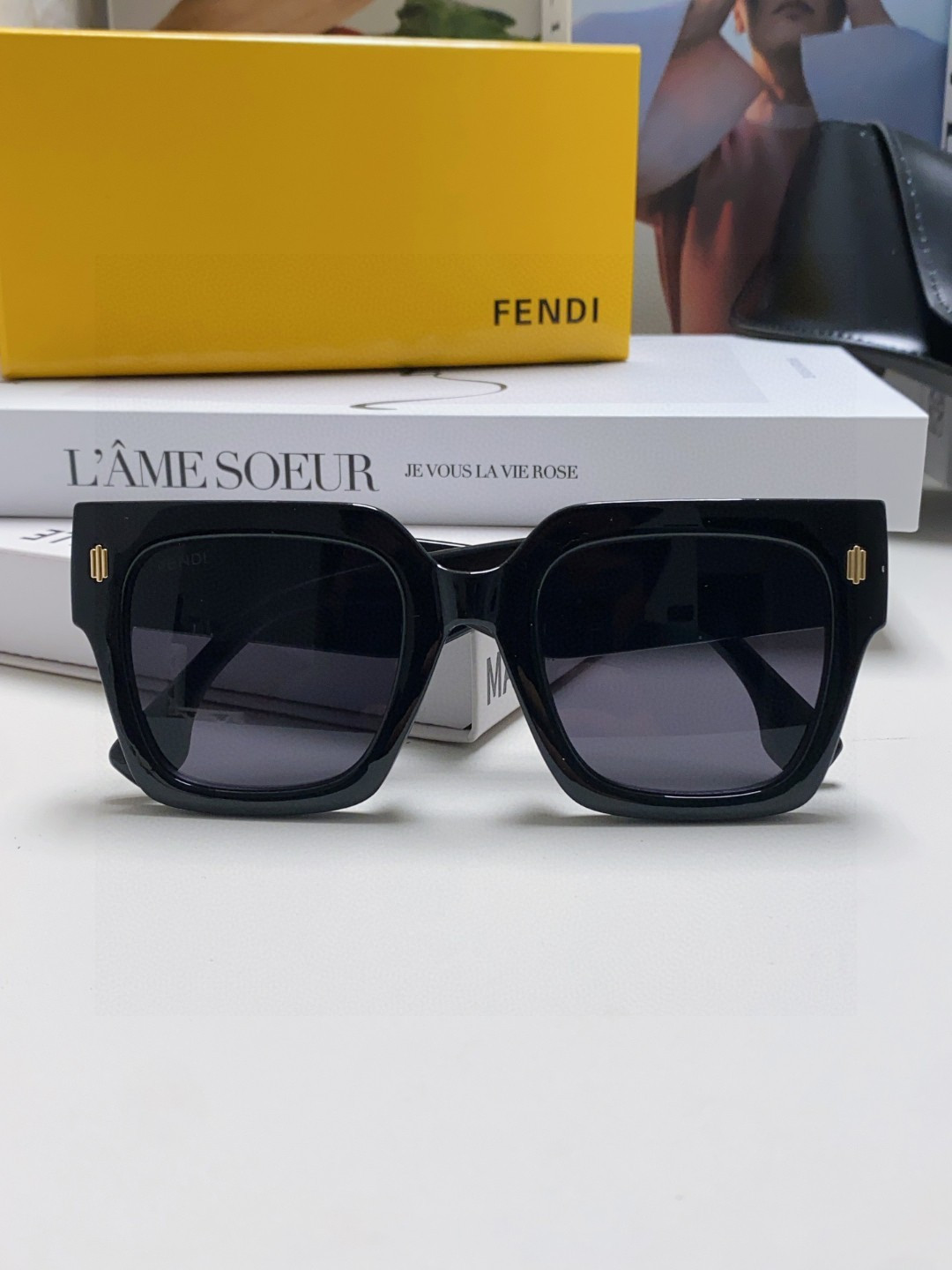 Fendi芬迪 2026最新款 墨镜太阳眼镜字母圆脸方型防紫外线方框男女通用