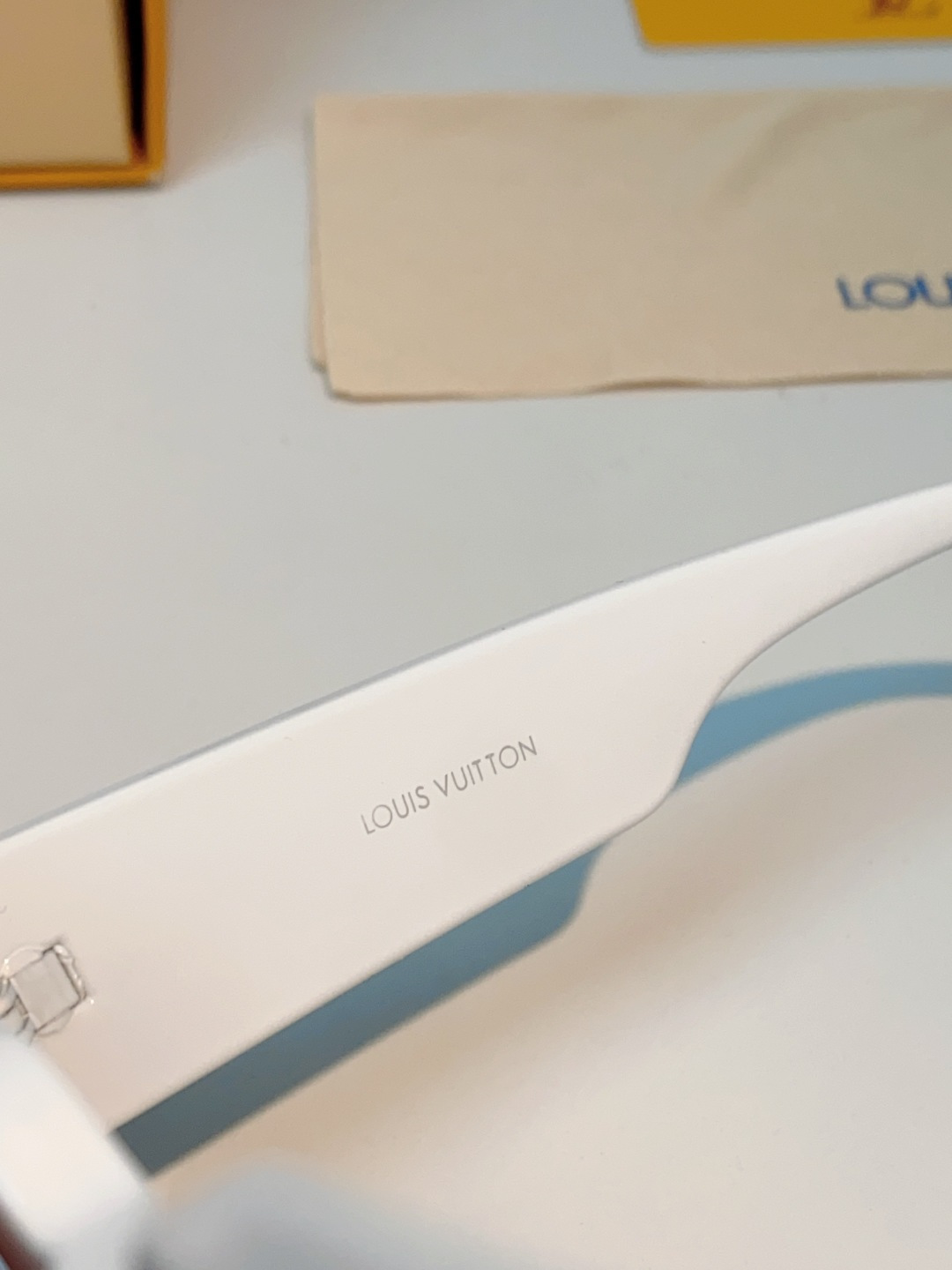 LouisVuitton路易威登 2026新款 欧美太阳镜男潮牌26新款墨镜女定制夏嘉欢明星款银色网红眼