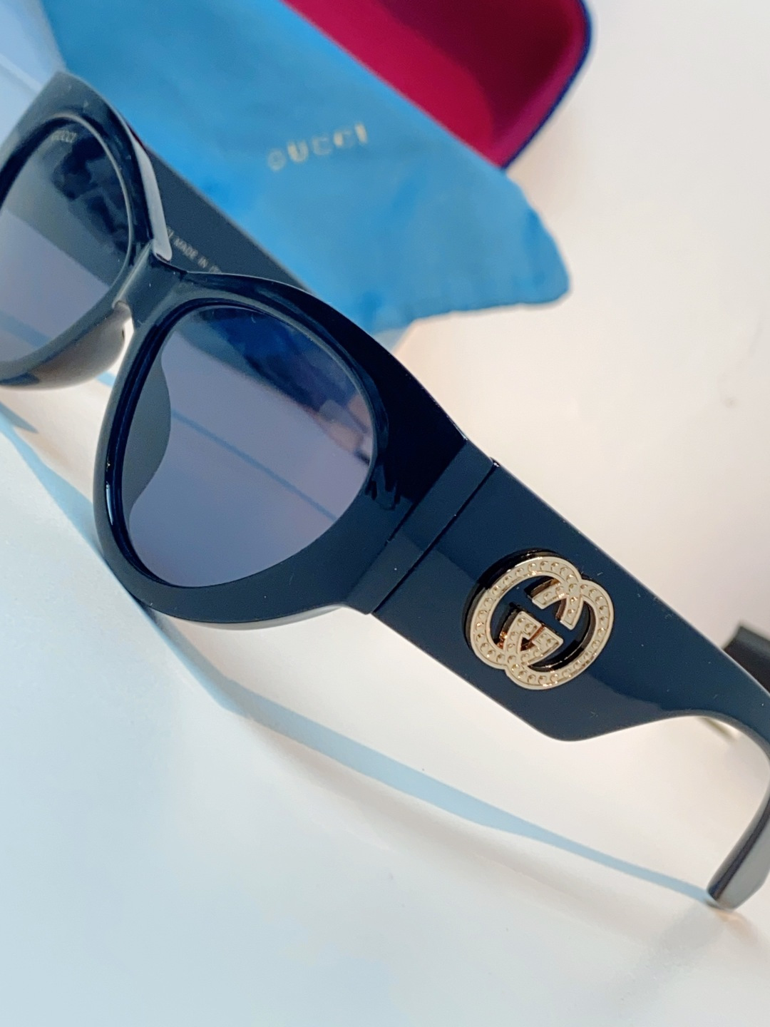 Gucci古奇 2026新款复古三角猫眼简约眼镜框欧版男女防蓝光凹造型太阳眼镜