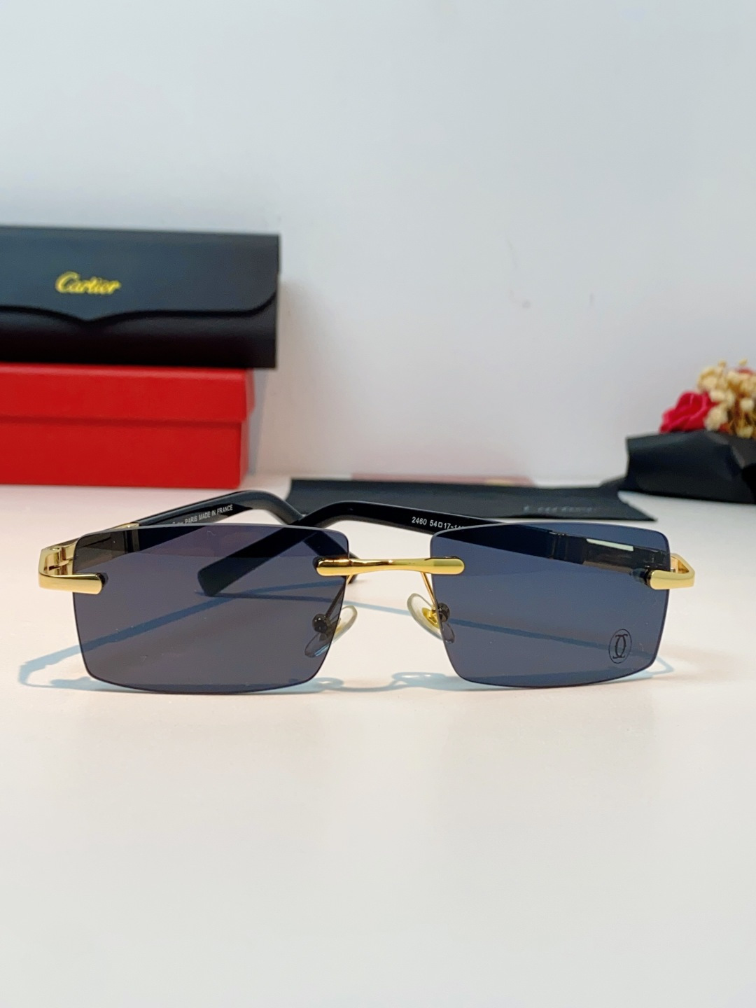 Cartier卡地亚 2026新款 欧美复古窄框长方形无框切边墨镜男女潮人小脸显瘦太阳眼镜