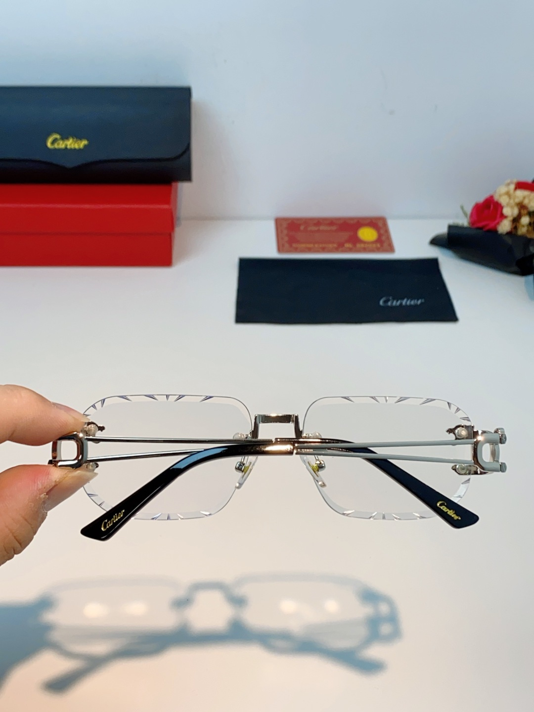 Cartier卡地亚 2026新款 方框切割太阳眼镜男女通用时尚遮阳墨镜防紫外线潮酷 女士墨镜