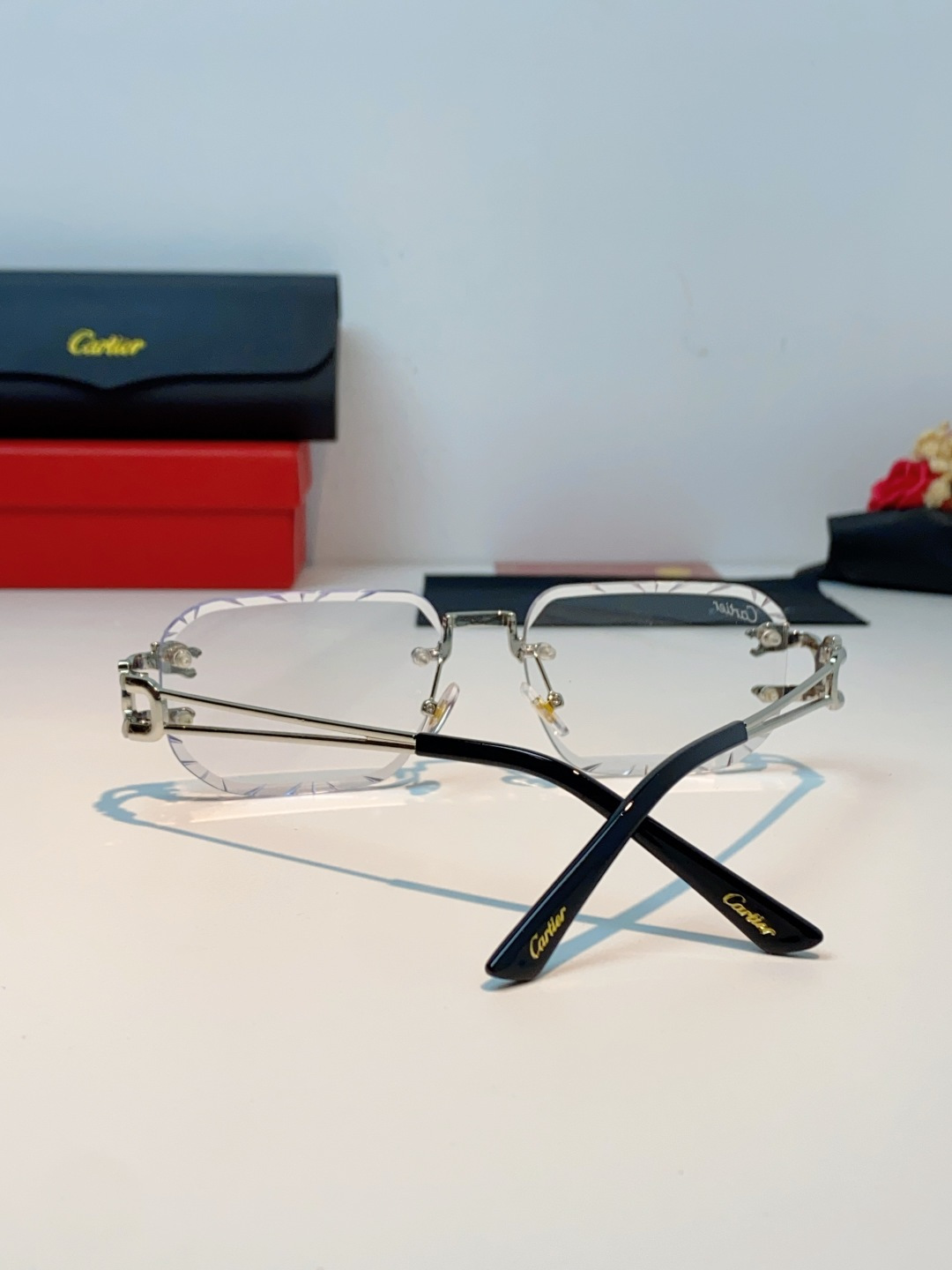 Cartier卡地亚 2026新款 方框切割太阳眼镜男女通用时尚遮阳墨镜防紫外线潮酷 女士墨镜
