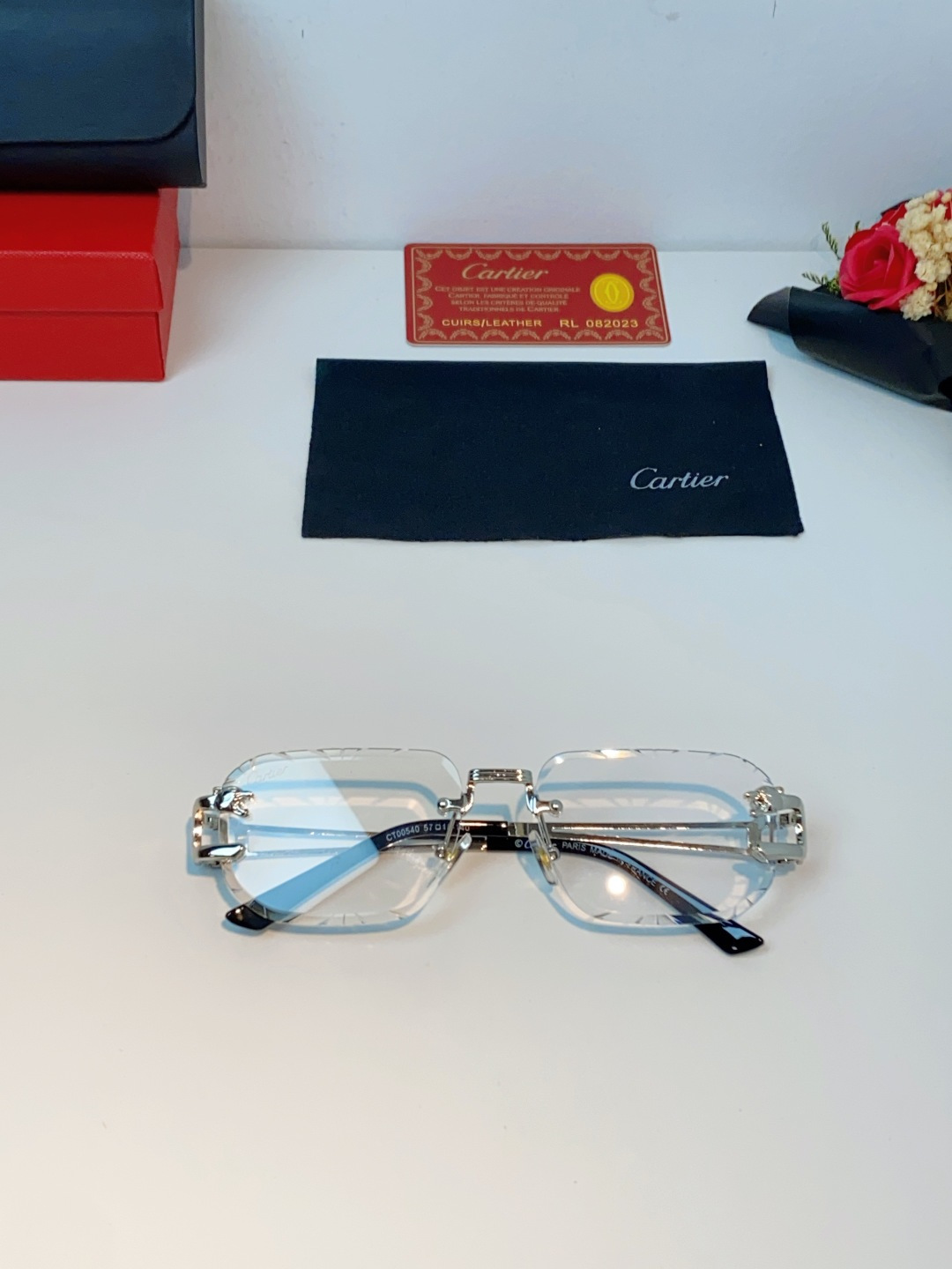 Cartier卡地亚 2026新款 方框切割太阳眼镜男女通用时尚遮阳墨镜防紫外线潮酷 女士墨镜