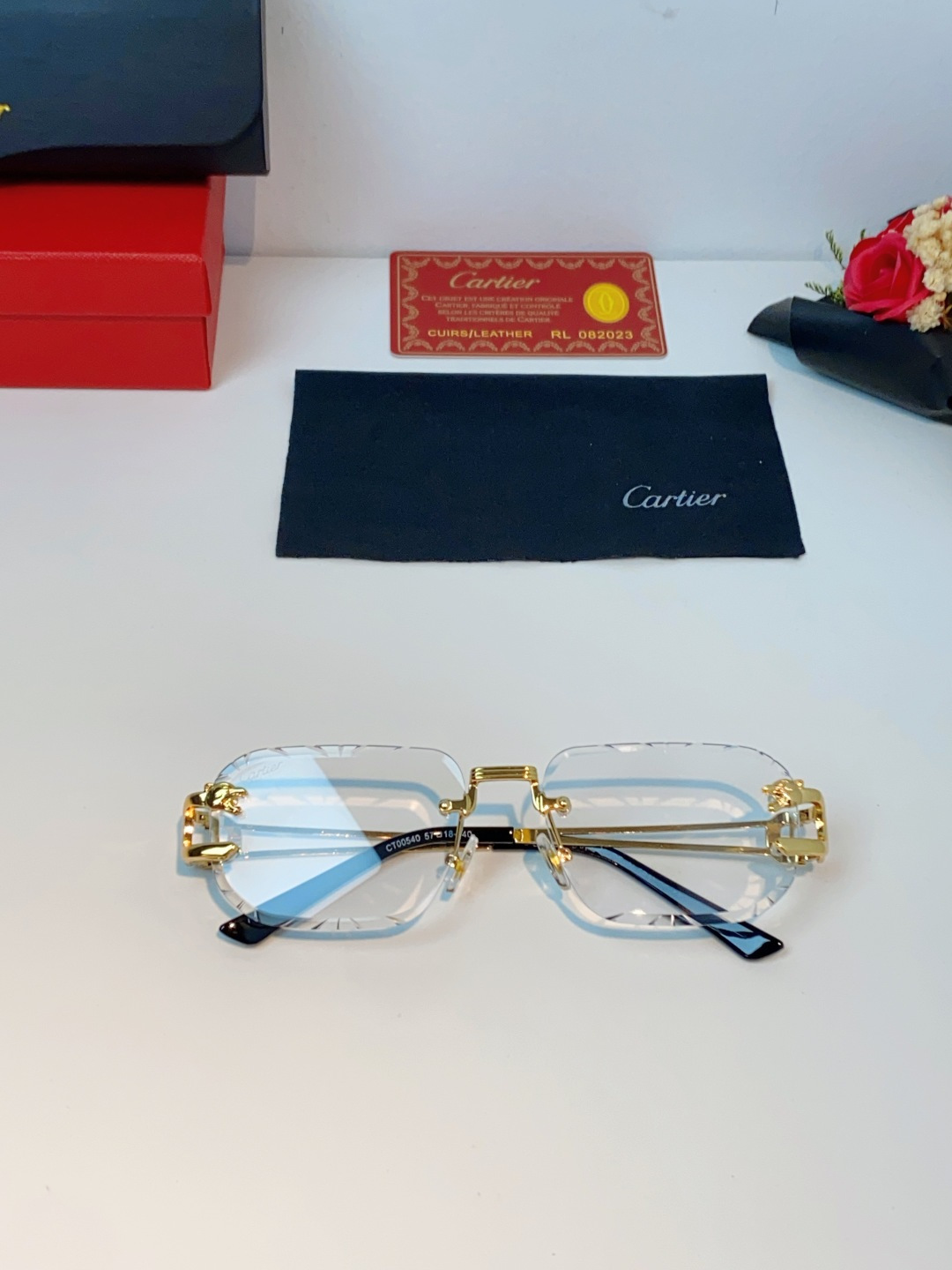 Cartier卡地亚 2026新款 方框切割太阳眼镜男女通用时尚遮阳墨镜防紫外线潮酷 女士墨镜