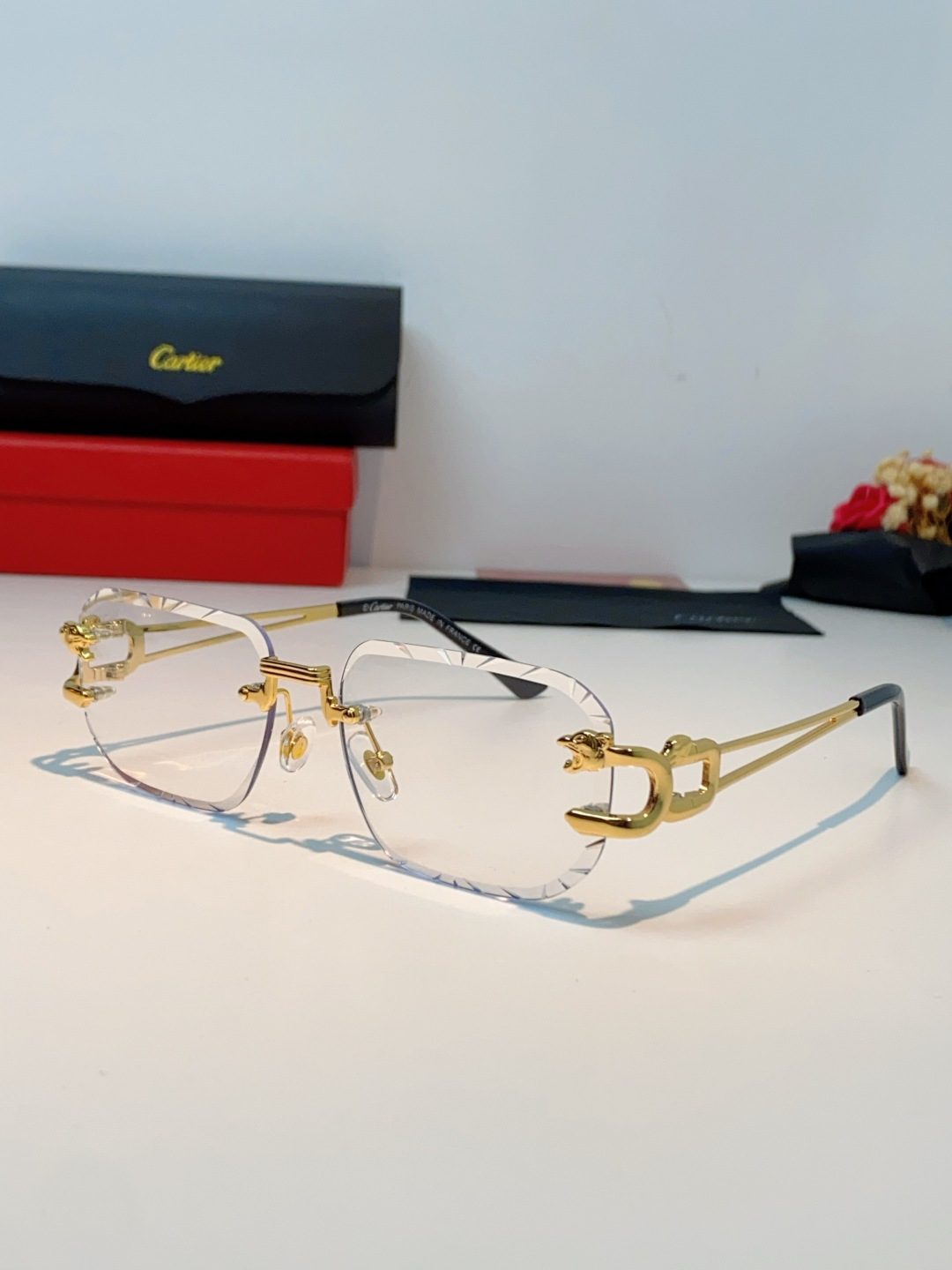 Cartier卡地亚 2026新款 方框切割太阳眼镜男女通用时尚遮阳墨镜防紫外线潮酷 女士墨镜