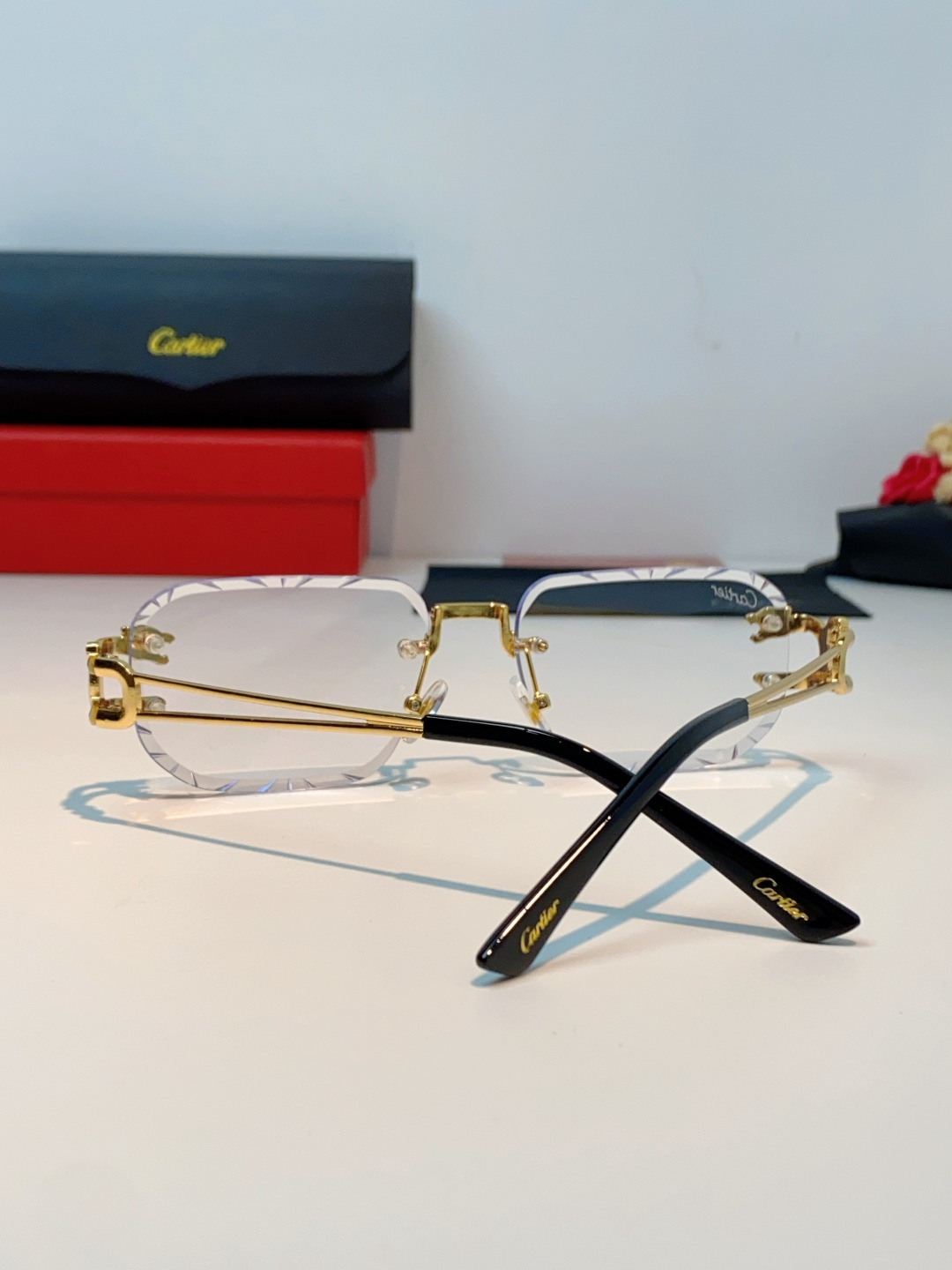 Cartier卡地亚 2026新款 方框切割太阳眼镜男女通用时尚遮阳墨镜防紫外线潮酷 女士墨镜