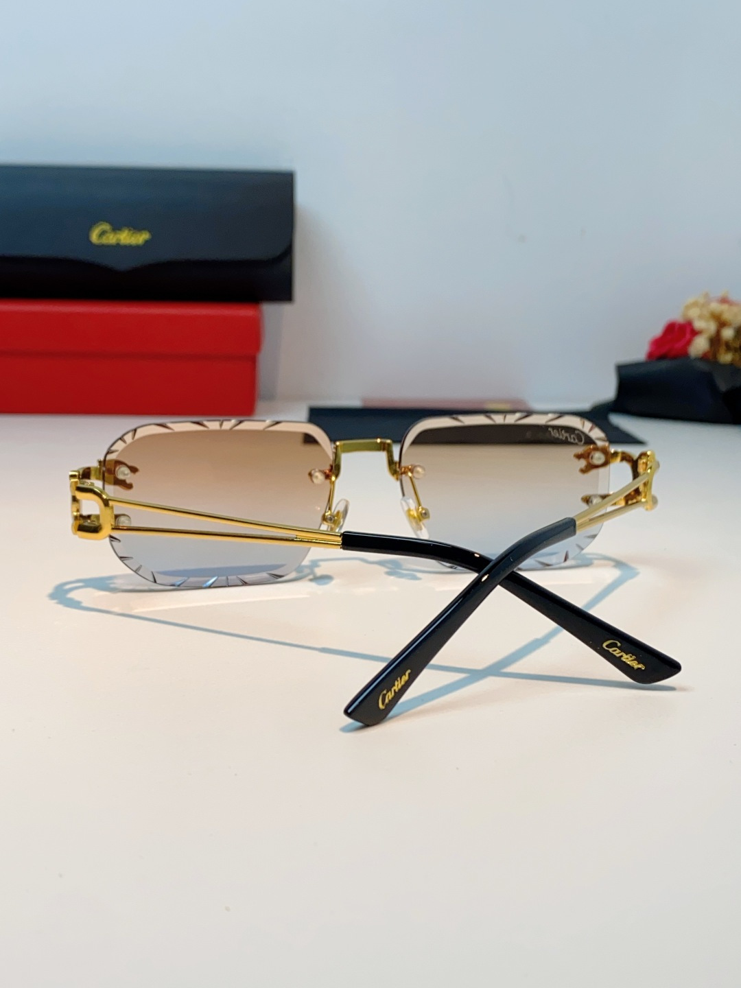 Cartier卡地亚 2026新款 方框切割太阳眼镜男女通用时尚遮阳墨镜防紫外线潮酷 女士墨镜