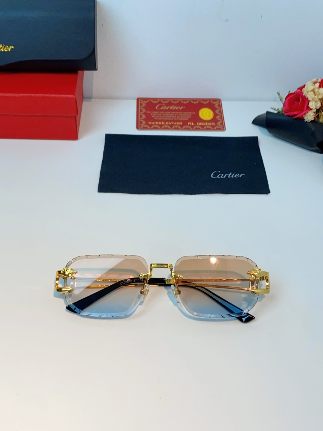 Cartier卡地亚 2026新款 方框切割太阳眼镜男女通用时尚遮阳墨镜防紫外线潮酷 女士墨镜