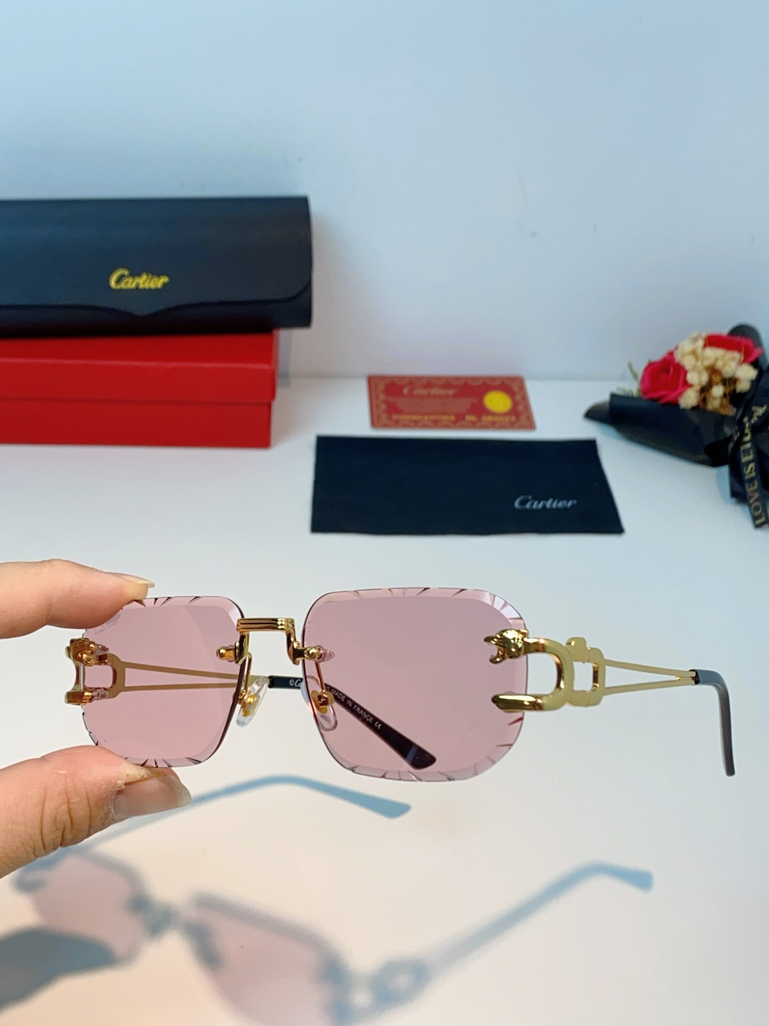 Cartier卡地亚 2026新款 方框切割太阳眼镜男女通用时尚遮阳墨镜防紫外线潮酷 女士墨镜