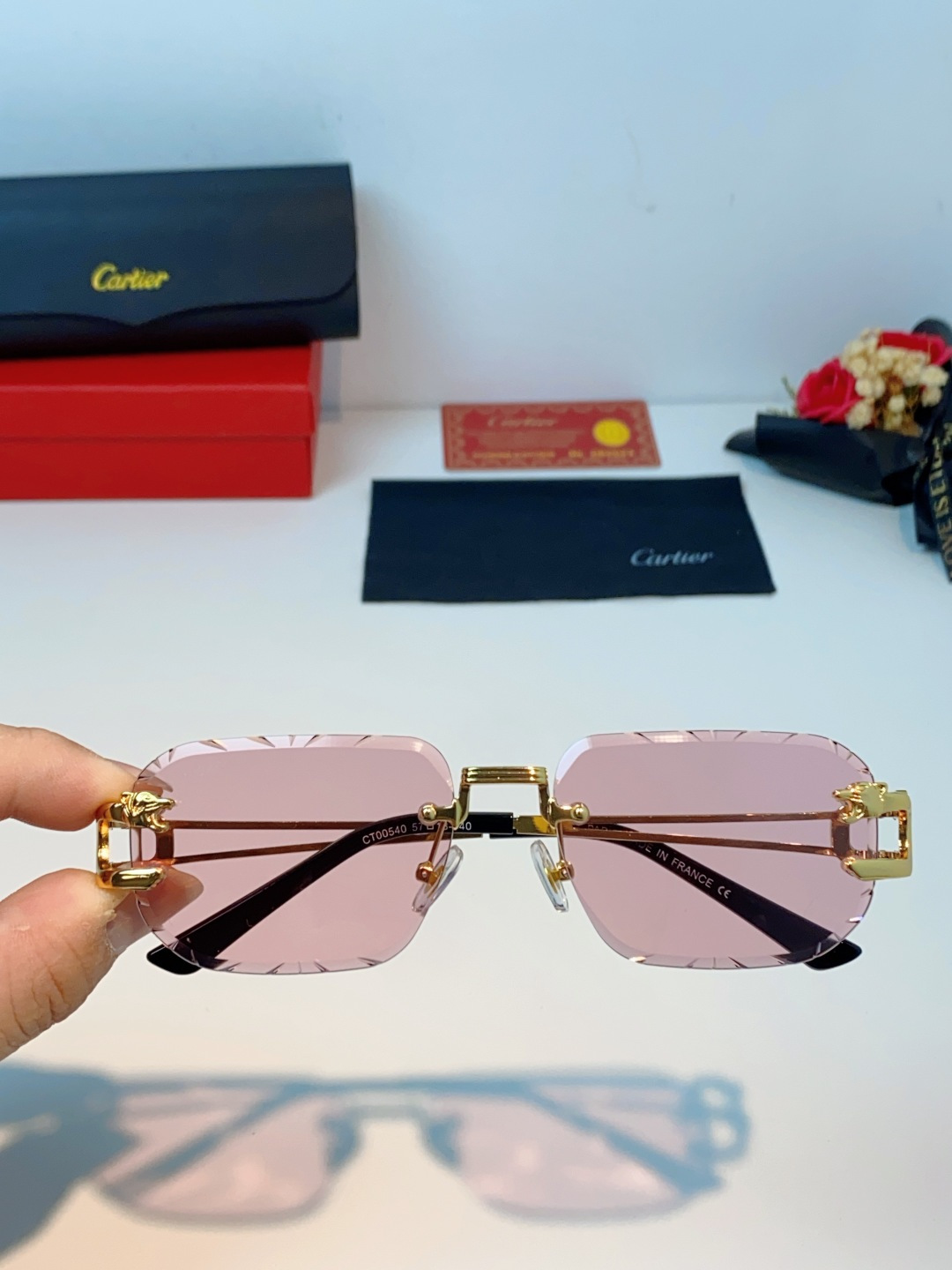 Cartier卡地亚 2026新款 方框切割太阳眼镜男女通用时尚遮阳墨镜防紫外线潮酷 女士墨镜