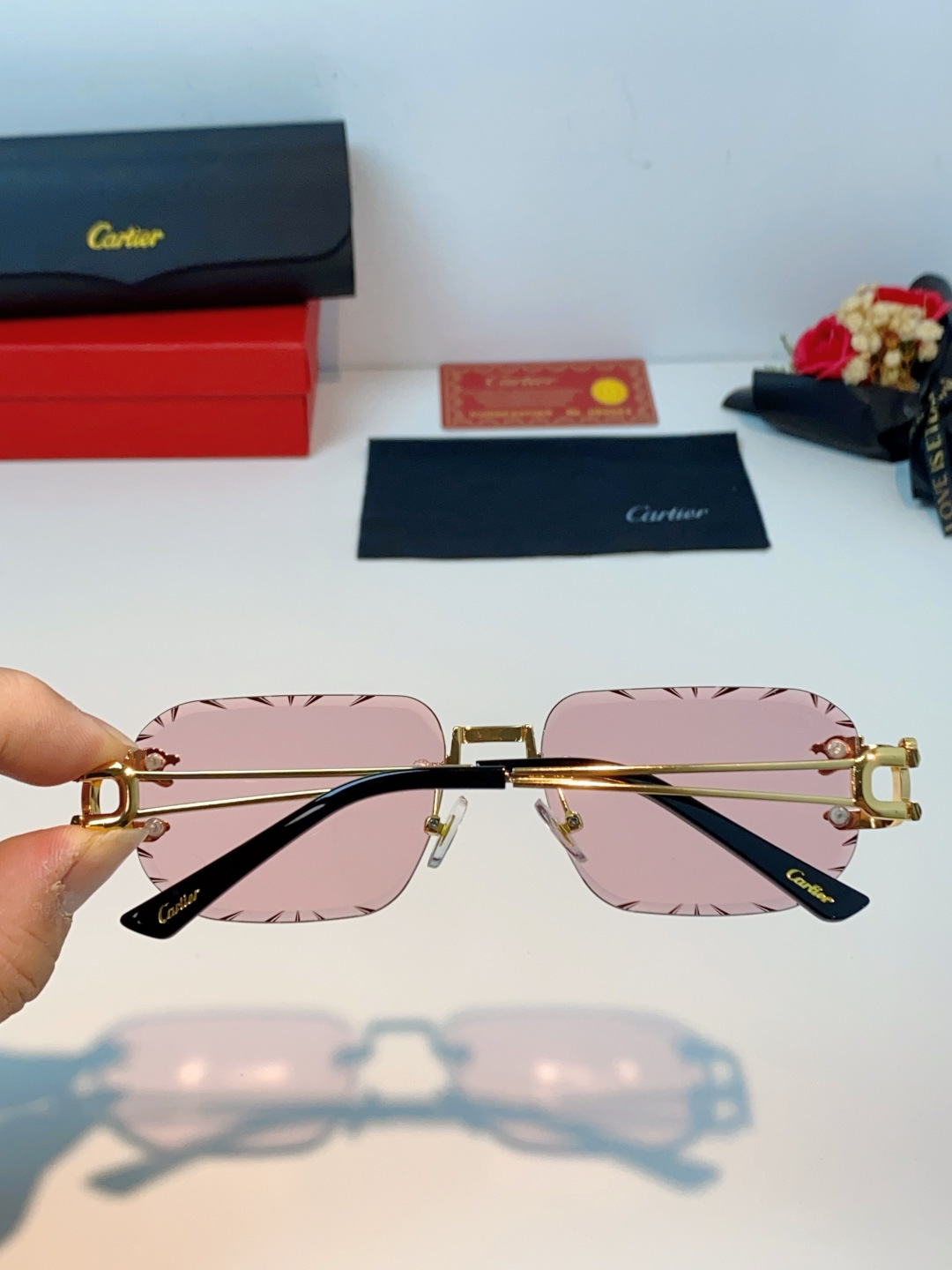 Cartier卡地亚 2026新款 方框切割太阳眼镜男女通用时尚遮阳墨镜防紫外线潮酷 女士墨镜
