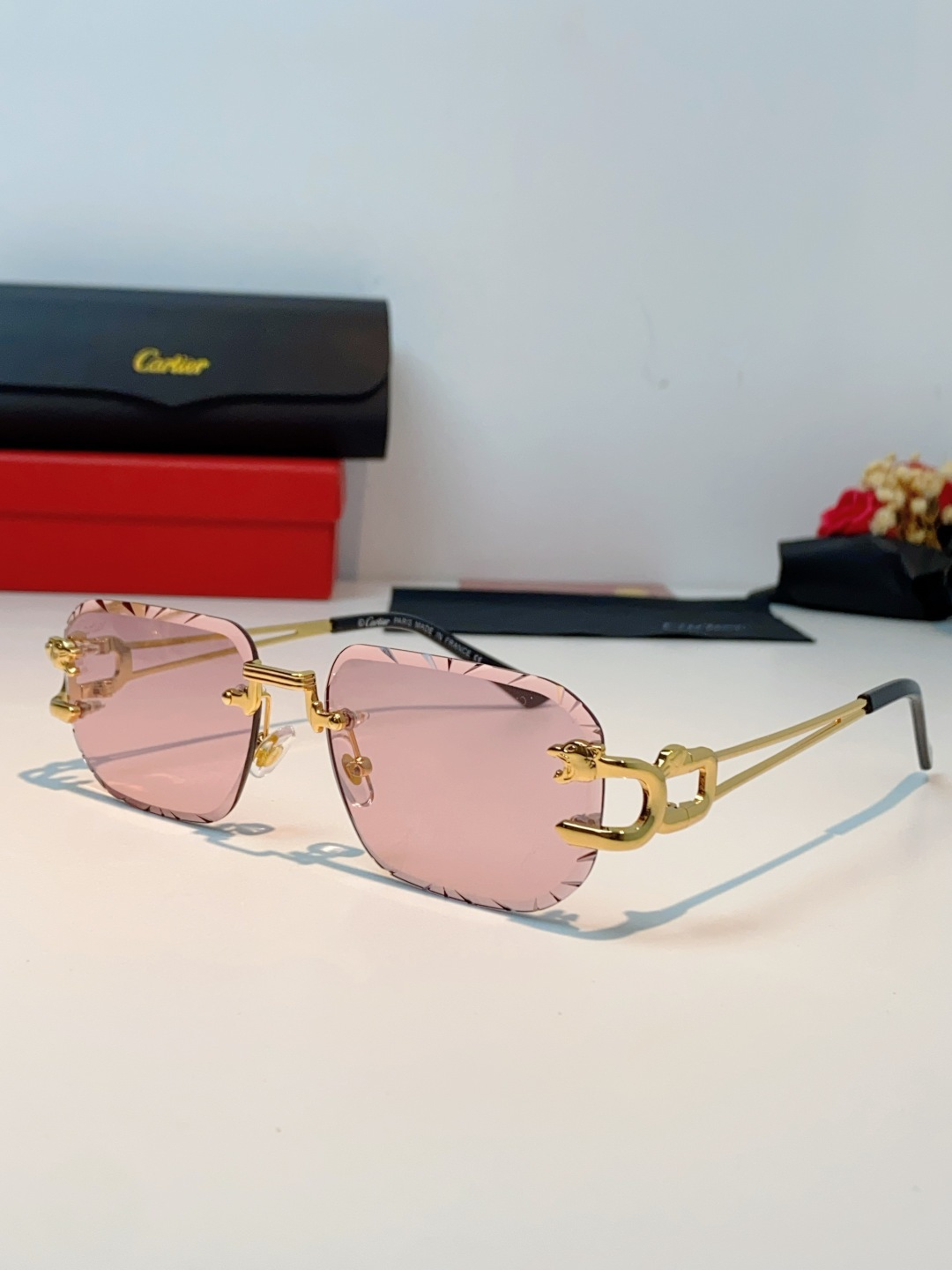 Cartier卡地亚 2026新款 方框切割太阳眼镜男女通用时尚遮阳墨镜防紫外线潮酷 女士墨镜