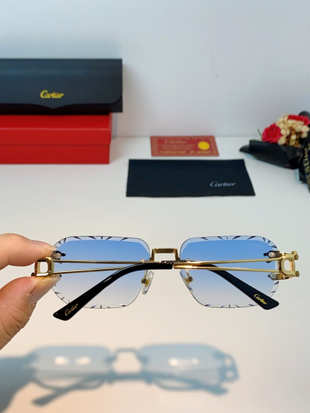 Cartier卡地亚 2026新款 方框切割太阳眼镜男女通用时尚遮阳墨镜防紫外线潮酷 女士墨镜