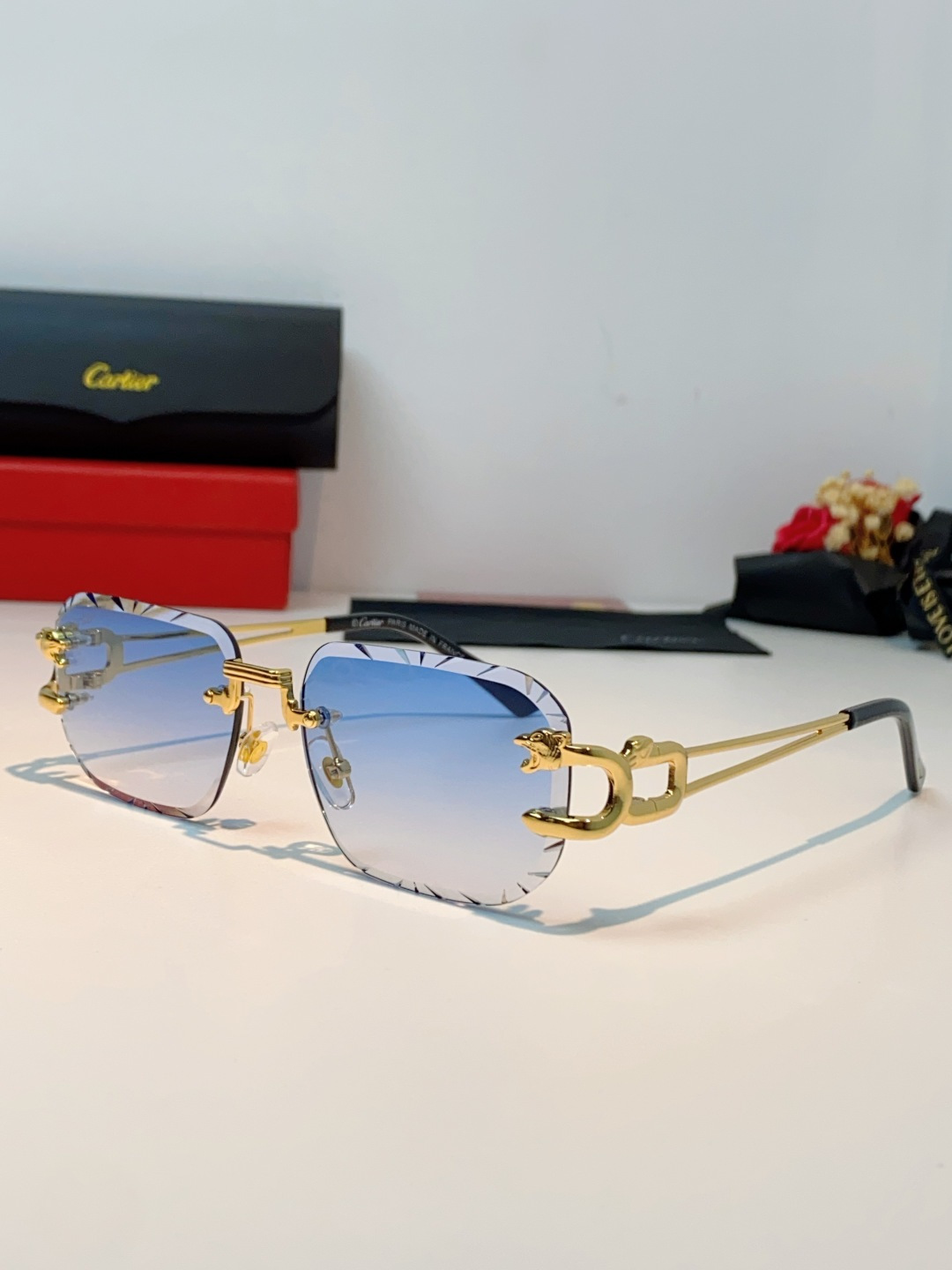 Cartier卡地亚 2026新款 方框切割太阳眼镜男女通用时尚遮阳墨镜防紫外线潮酷 女士墨镜