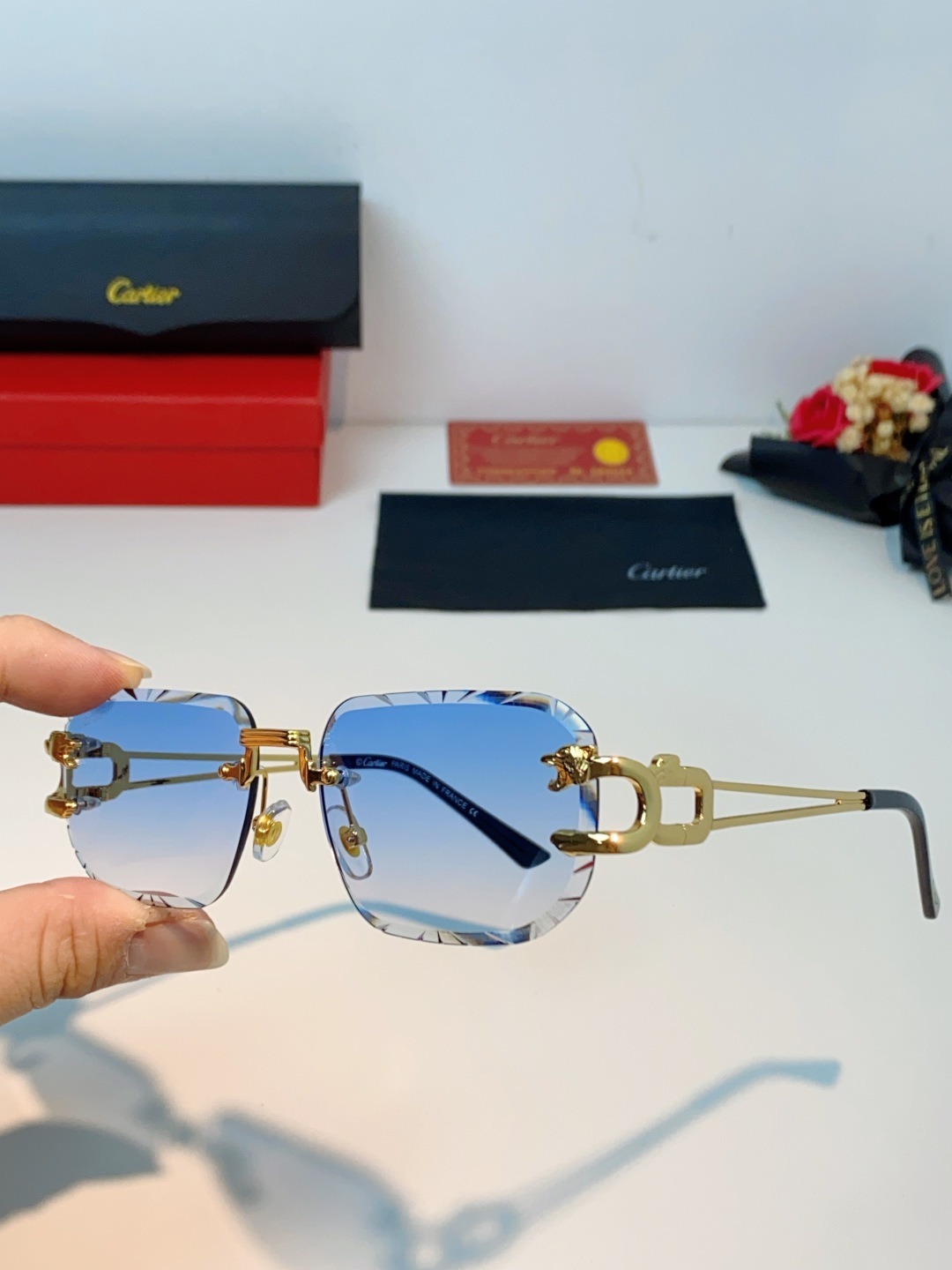 Cartier卡地亚 2026新款 方框切割太阳眼镜男女通用时尚遮阳墨镜防紫外线潮酷 女士墨镜