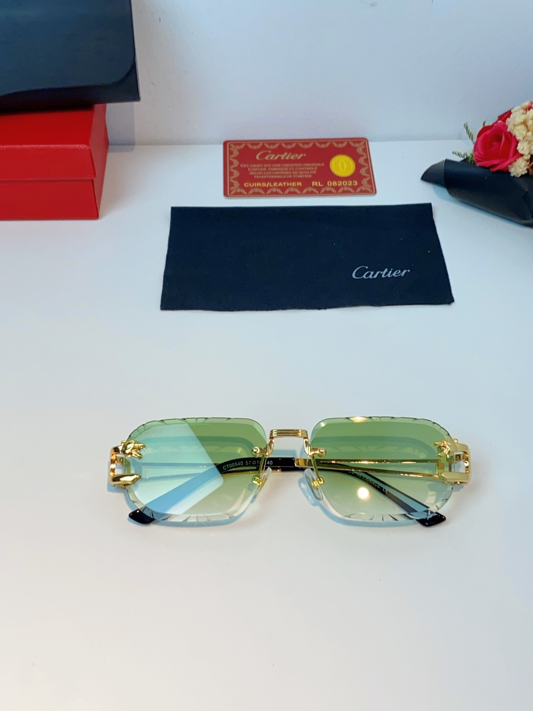 Cartier卡地亚 2026新款 方框切割太阳眼镜男女通用时尚遮阳墨镜防紫外线潮酷 女士墨镜