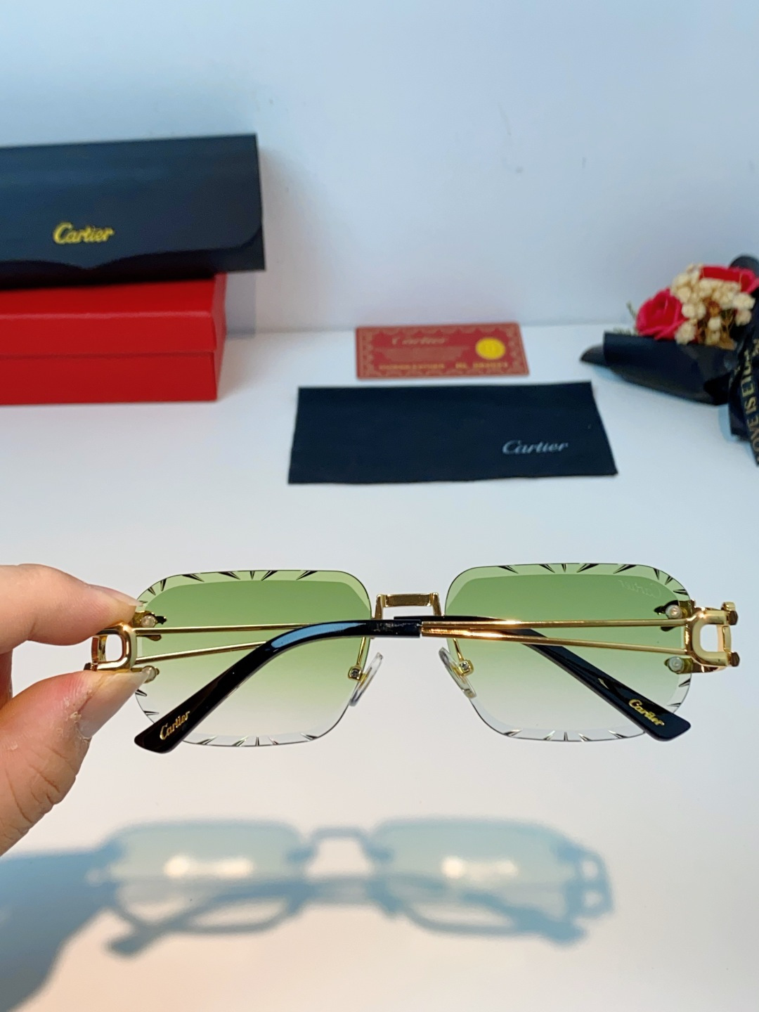 Cartier卡地亚 2026新款 方框切割太阳眼镜男女通用时尚遮阳墨镜防紫外线潮酷 女士墨镜