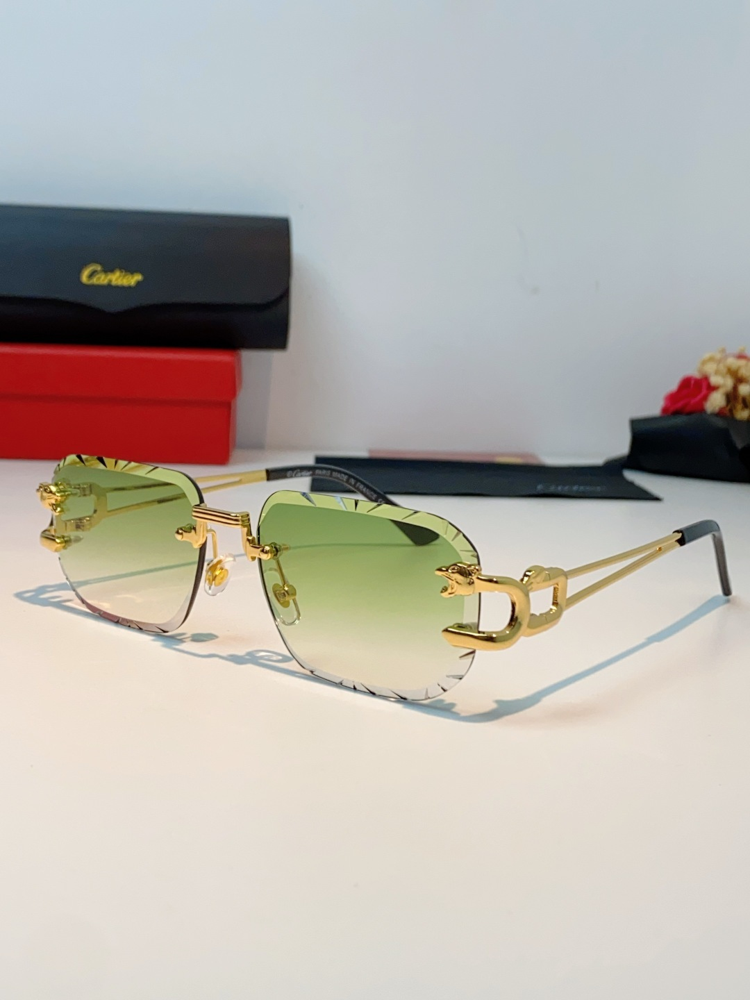 Cartier卡地亚 2026新款 方框切割太阳眼镜男女通用时尚遮阳墨镜防紫外线潮酷 女士墨镜
