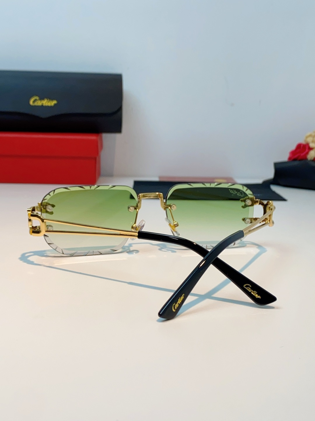 Cartier卡地亚 2026新款 方框切割太阳眼镜男女通用时尚遮阳墨镜防紫外线潮酷 女士墨镜