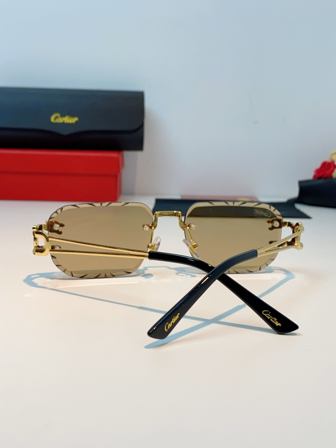 Cartier卡地亚 2026新款 方框切割太阳眼镜男女通用时尚遮阳墨镜防紫外线潮酷 女士墨镜