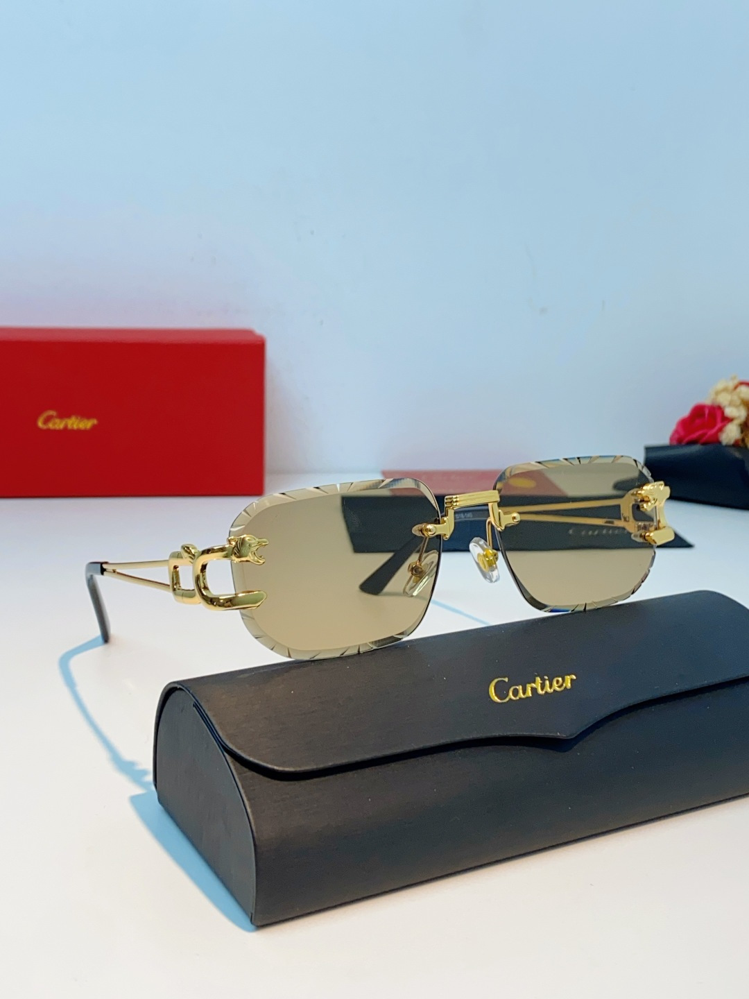 Cartier卡地亚 2026新款 方框切割太阳眼镜男女通用时尚遮阳墨镜防紫外线潮酷 女士墨镜