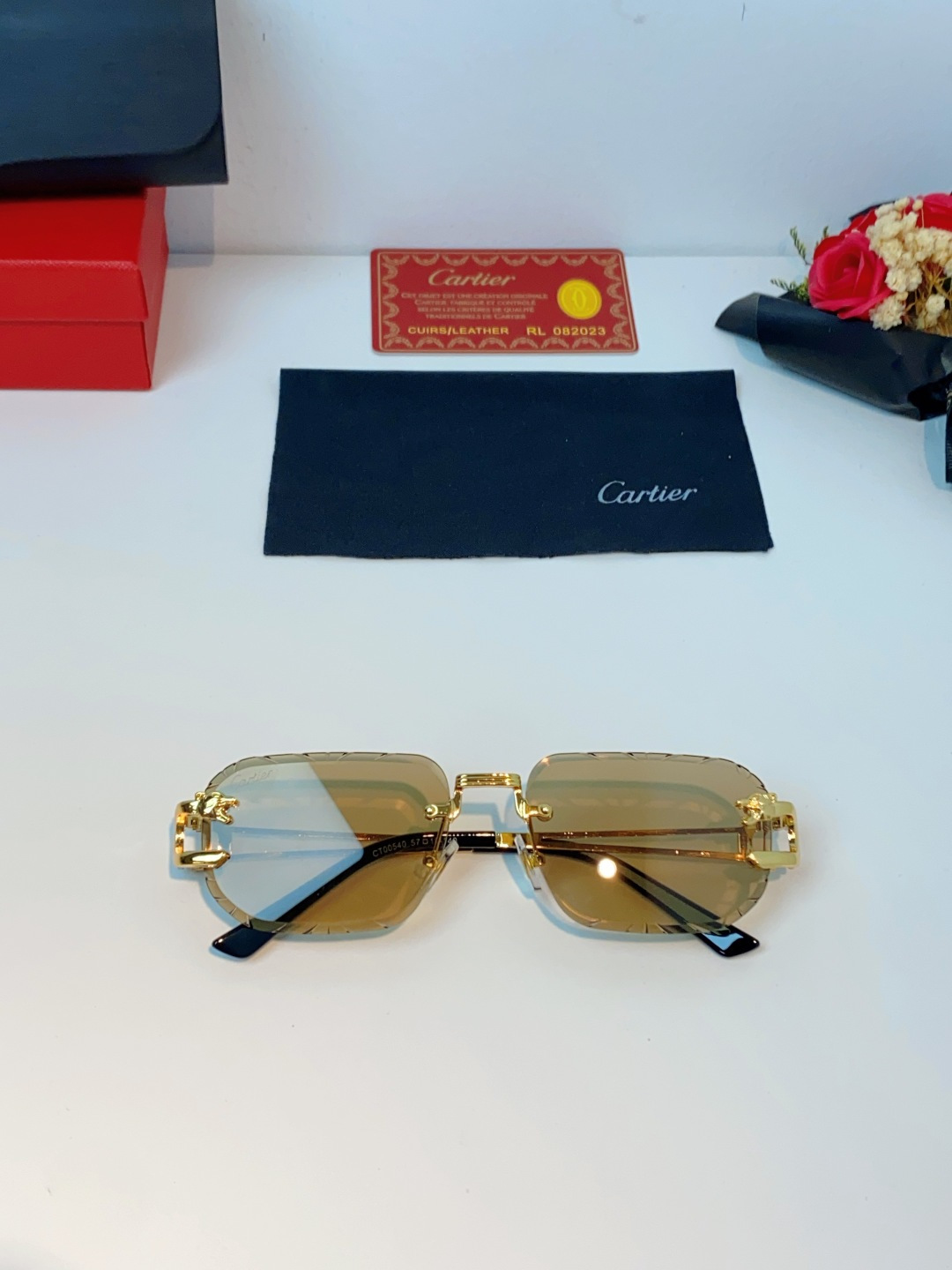 Cartier卡地亚 2026新款 方框切割太阳眼镜男女通用时尚遮阳墨镜防紫外线潮酷 女士墨镜