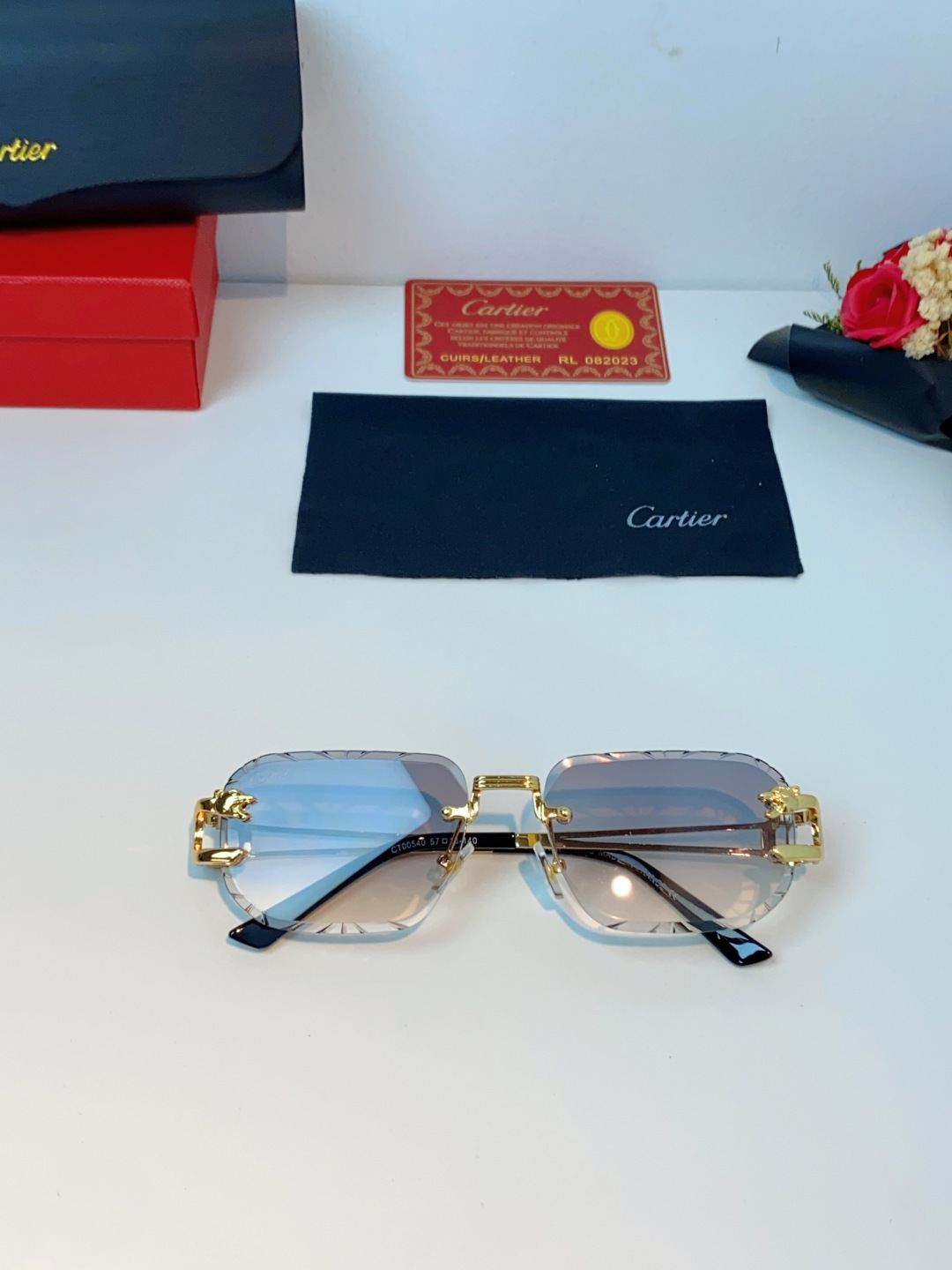 Cartier卡地亚 2026新款 方框切割太阳眼镜男女通用时尚遮阳墨镜防紫外线潮酷 女士墨镜